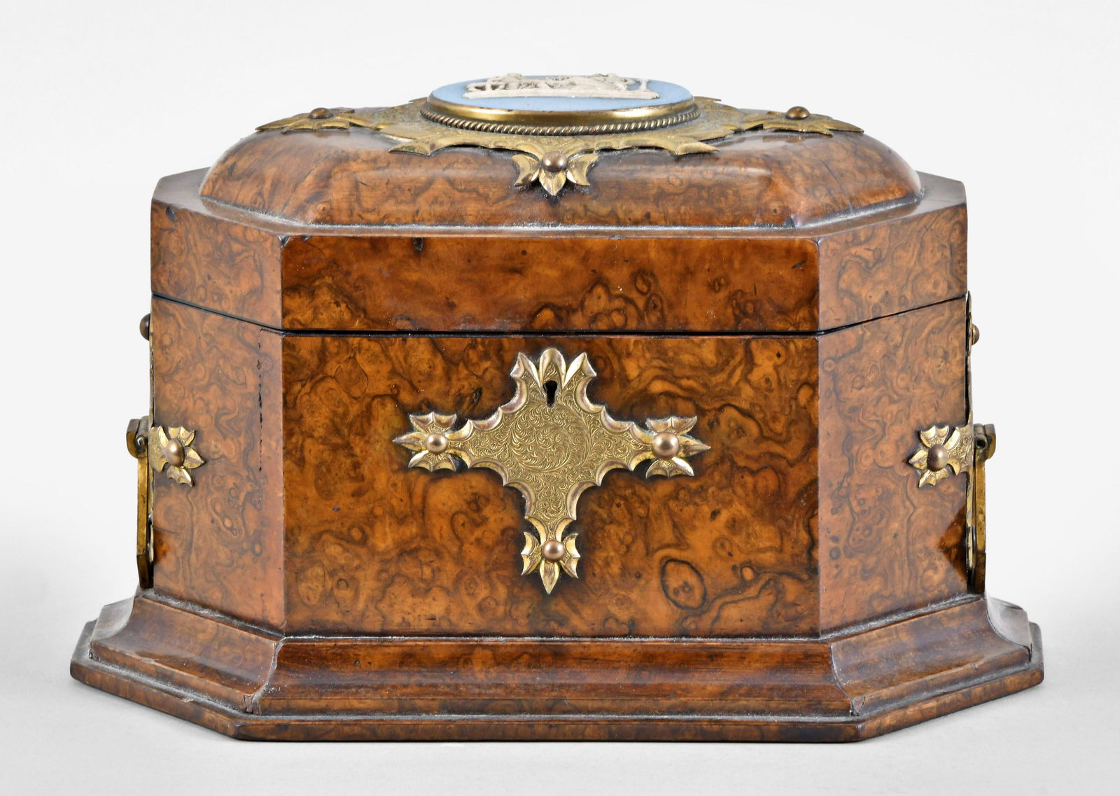 A later 19th century English tea caddy with Wedgwood (1 of 8)