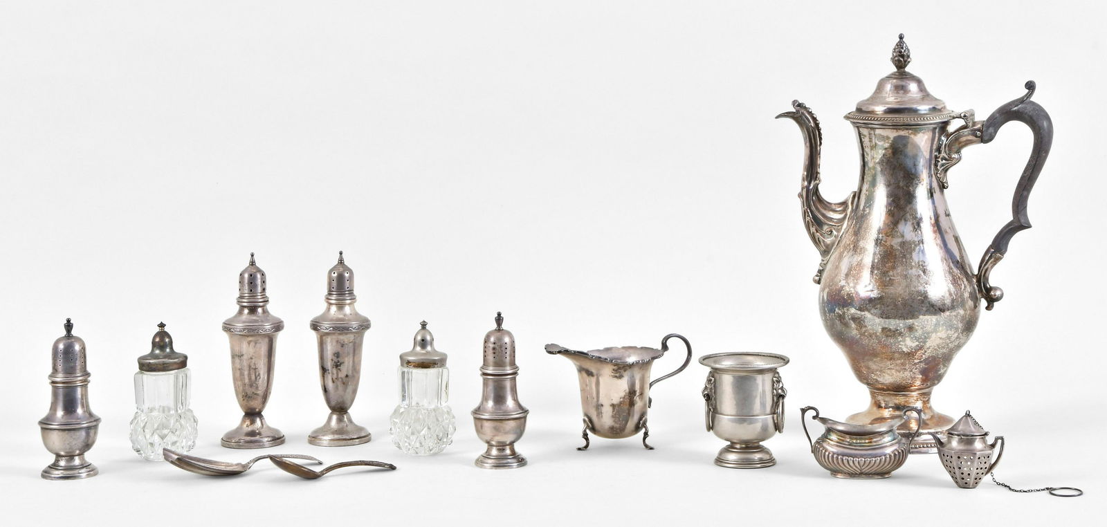 Lot of thirteen sterling silver and silver plated table (1 of 6)