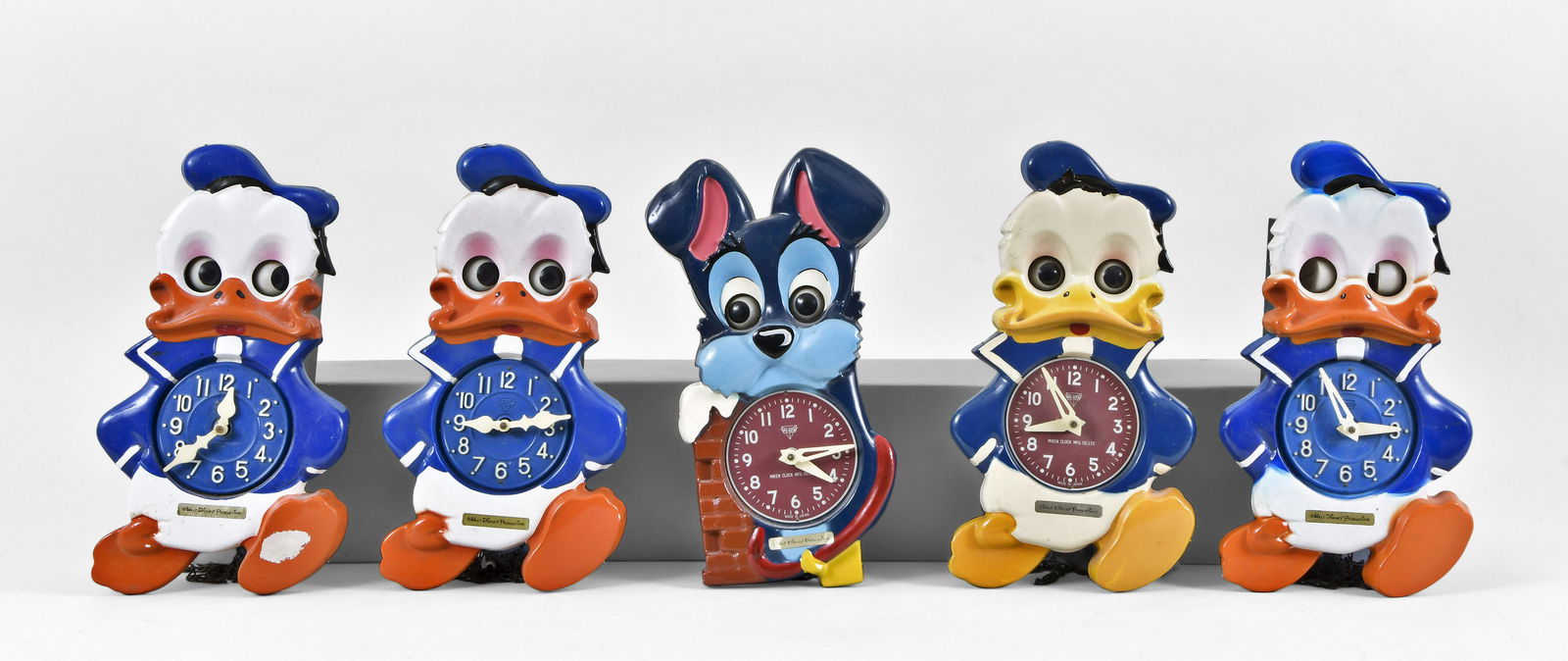 Sixteen Disney Character Novelty Clocks (1 of 3)