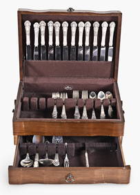 A Reed & Barton sterling silver flatware service in the French Renaissance pattern (1 of 6)