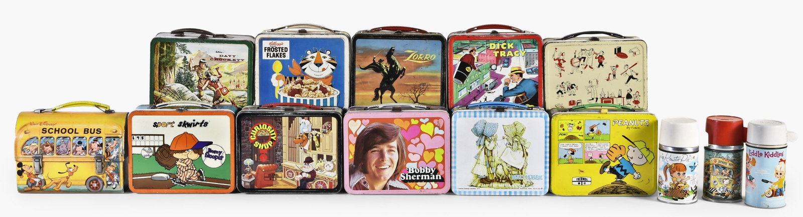 A lot of metal lunchboxes (1 of 5)