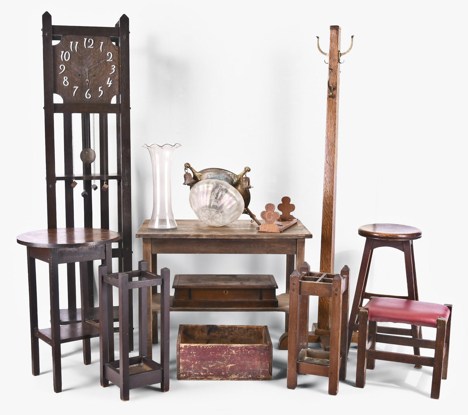 A lot of Arts & Crafts style furniture (1 of 4)