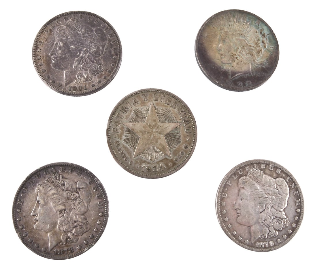 A lot of silver coins: A lot of silver coins, including three Morgan silver dollars dated 1878, 1879 and 1901; a 1922 Peace dollar; a Cuban silver 1 Peso coin; eight United States Washington quarters consisting of one each 