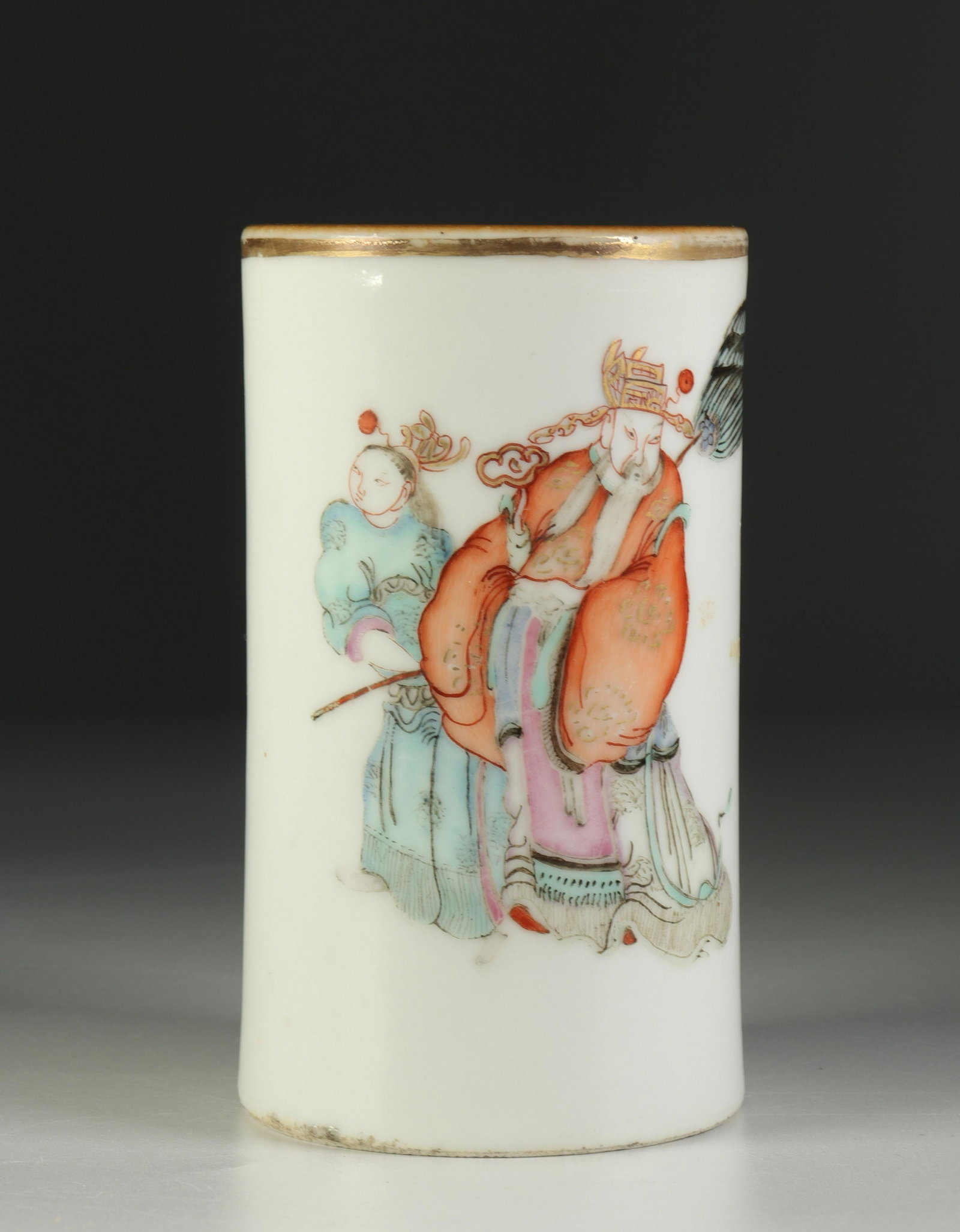 Chinese famille rose brush pot early 20th century.: Chinese famille rose brush pot early 20th century. Sizes: H=120mm D=70mm Weight (K): 0.280kg State: After checking - good condition - no restoration - no repair