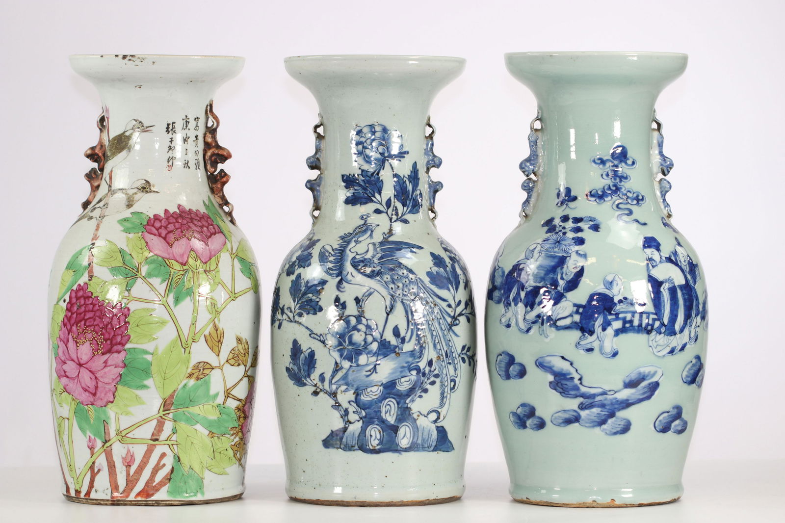 Lot of three porcelain vase two blanc-bleu and one in (1 of 2)