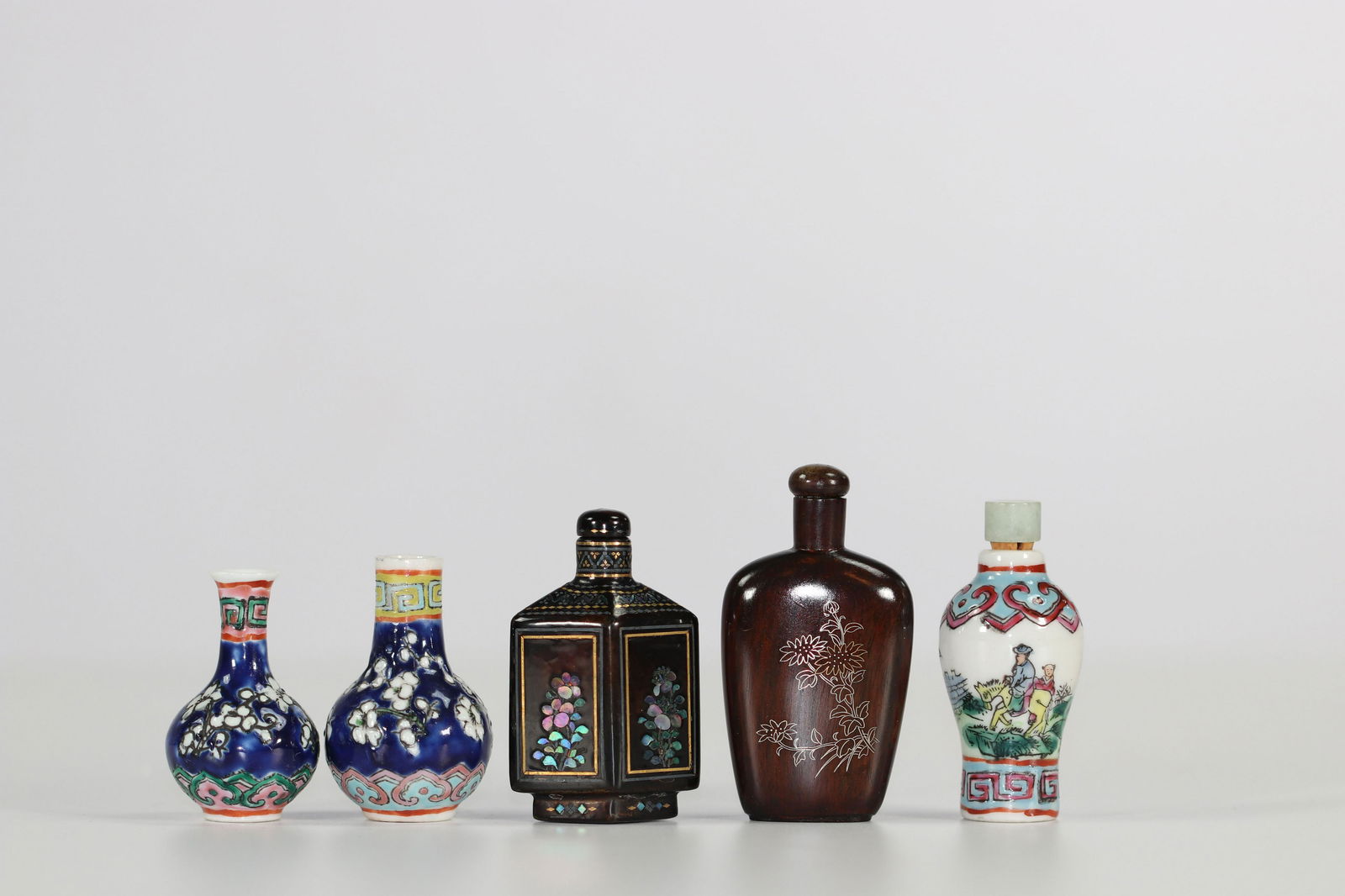 China set of miniature snuffboxes and vases (1 of 2)
