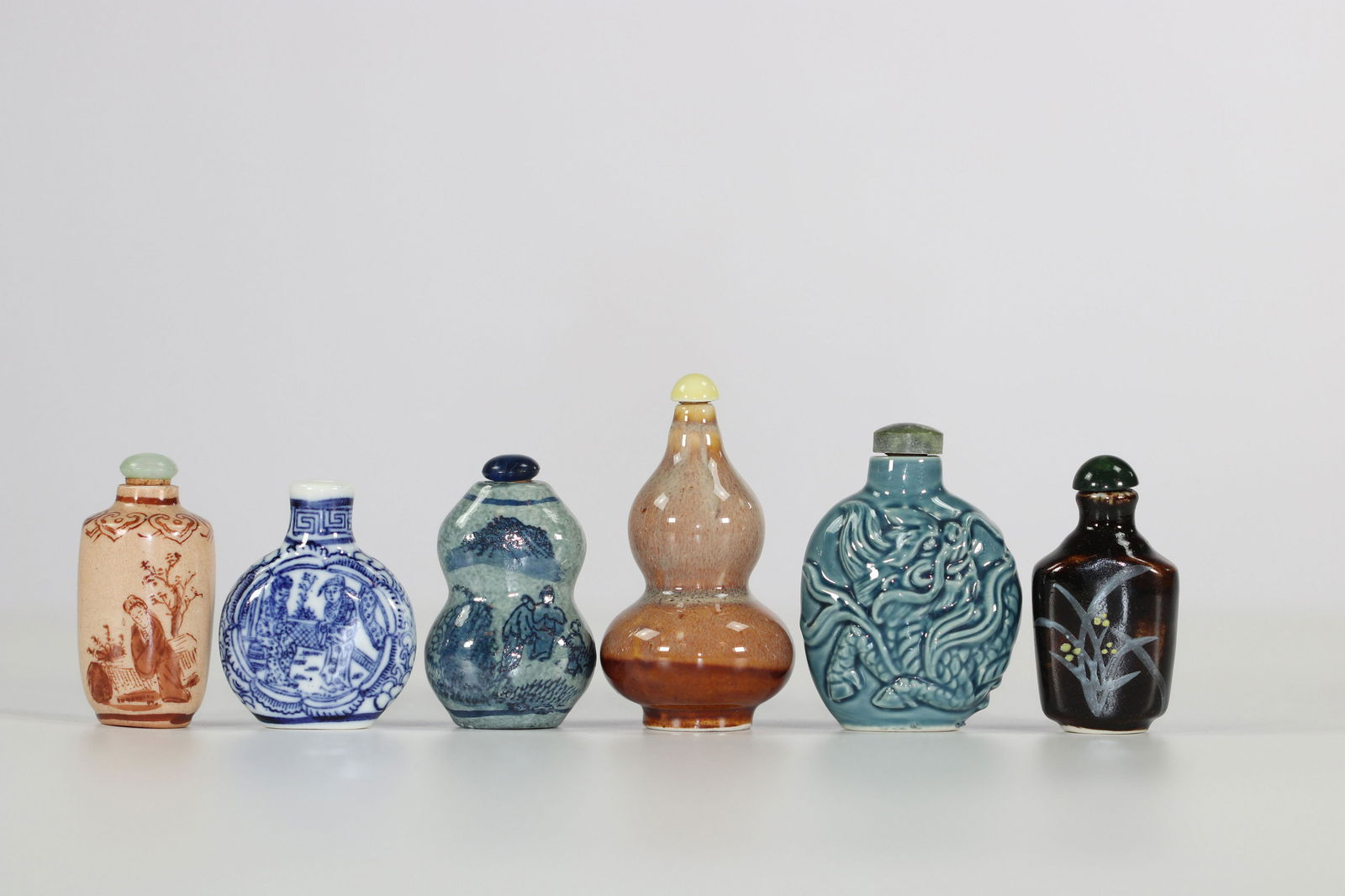 China set of various snuffboxes (1 of 2)