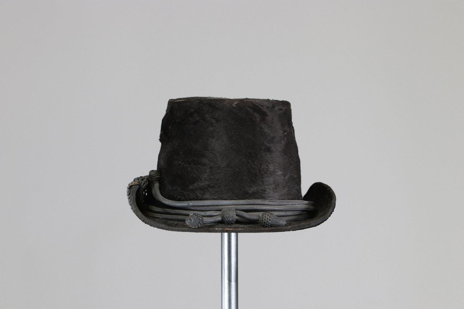 Belgian rifleman hat 14-18: Belgian rifleman hat 14-18 Sizes: L. totale= 285mm H = 130mm Weight (K): 0,25kg Condition: At first glance: patina, normal wear