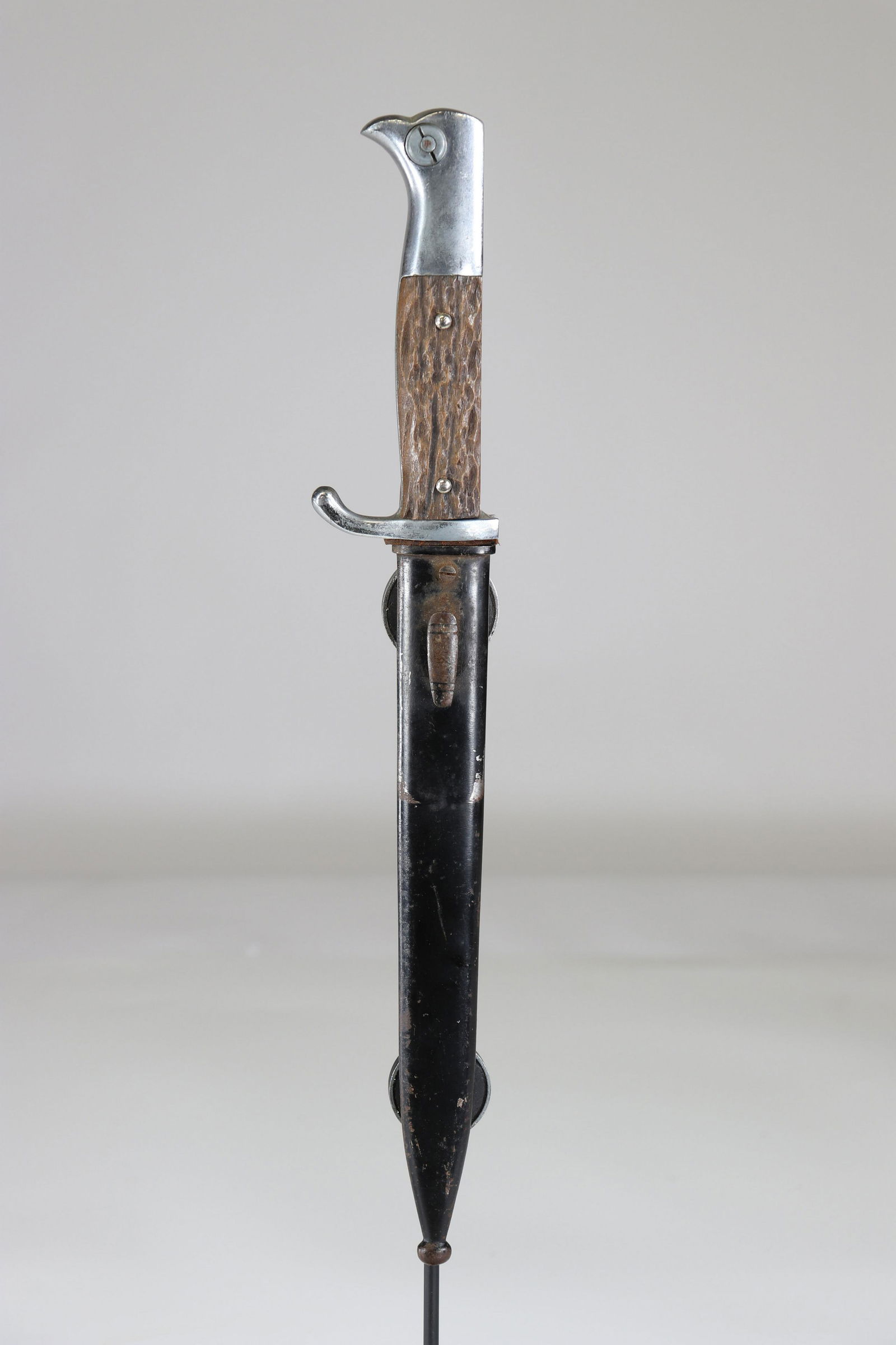 German WWII bayonet (1 of 4)