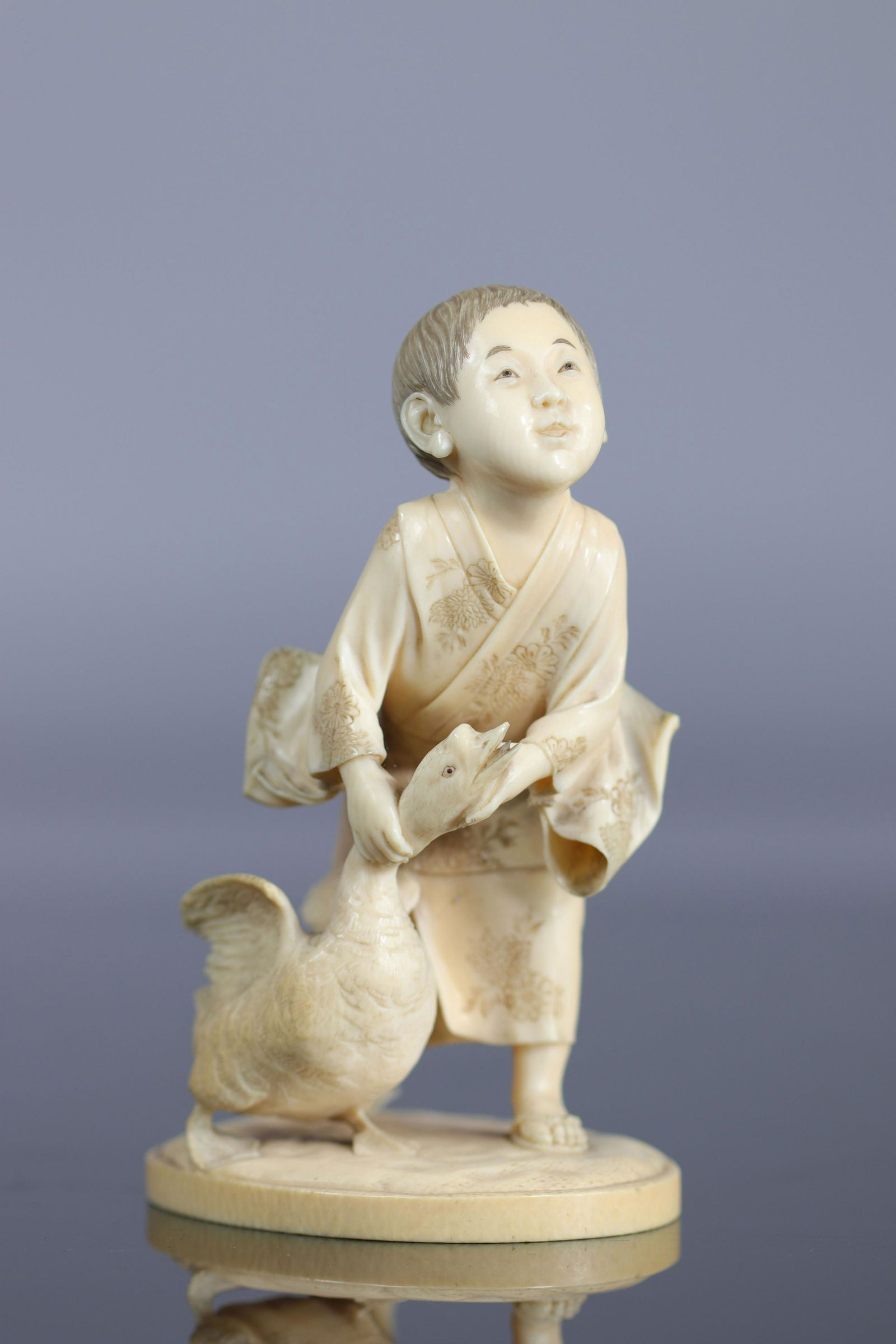 Japan Okimono carved of a young boy with a goose 19th (1 of 7)