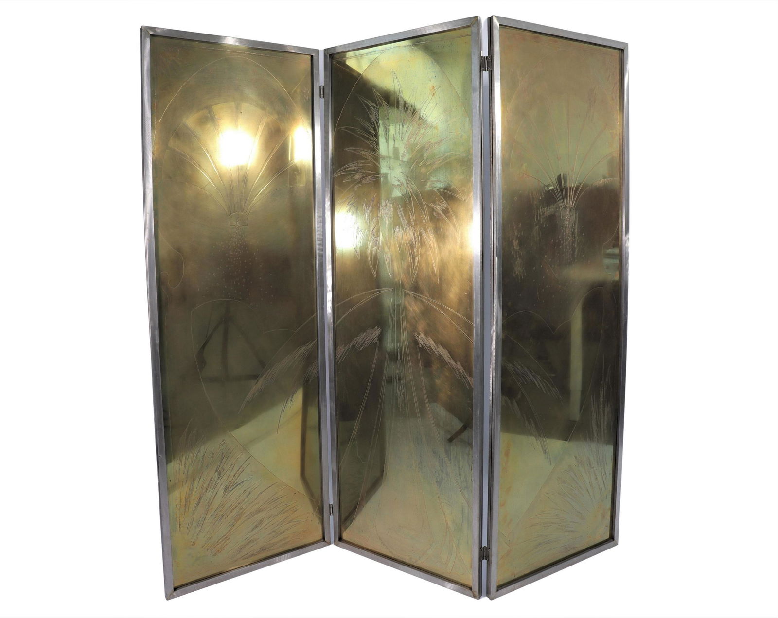 CHRISTIAN HECKSCHER brass screen decorated with incised: CHRISTIAN HECKSCHER brass screen decorated with incised palm trees - Sizes: H 1500mm L 1500mm - Weight (K): 37kg - Condition: at first glance - good condition - no restoration - no repair - Author / a