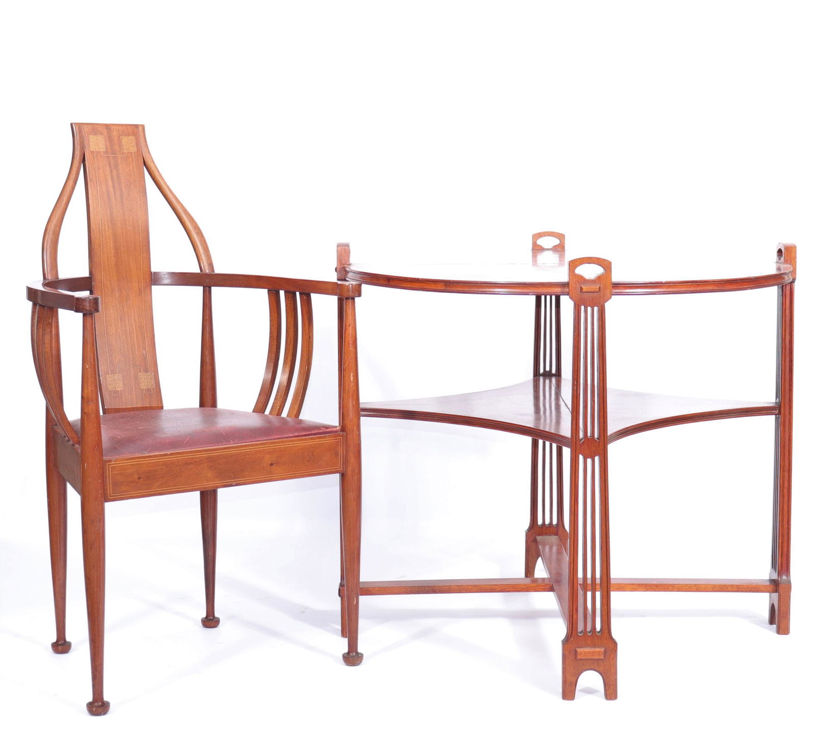 Austria - Table + 4 mahogany chairs - 1900: Austria - Table + 4 mahogany chairs - 1900 - Period: Xxth - Sizes: TABLE H 750MM D 870MM CHAISES H 1000MM L 540MM - Weight (K): 16kg - Condition: After checking â€“ wear/worn - no restoration - n
