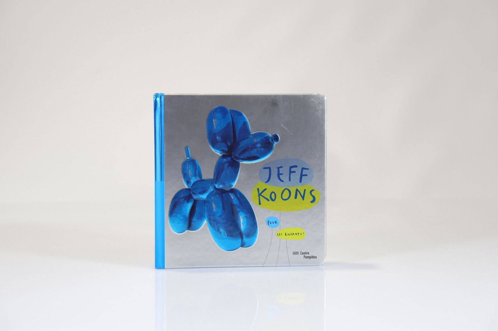 Jeff Koons - Exhibition album with an original drawing: Jeff Koons - Exhibition album with an original drawing made by hand by the artist - Period: Xxth - Sizes: H 175 mm L 175 mm - Weight (K): 0,389kg - Condition: at first glance - good condition - no res
