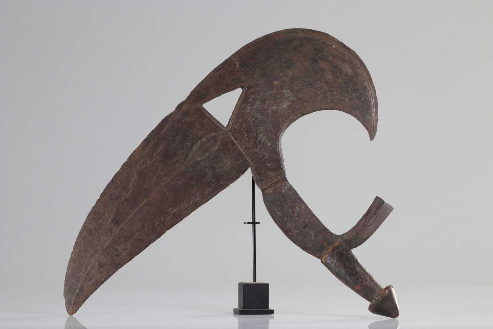 KOTA Gabon throwing knife In the shape of a bird's head (1 of 2)