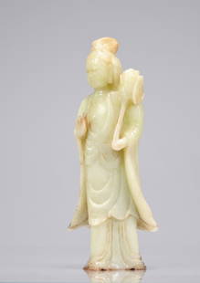 Large Qing period green jade Guanyin: Large Qing period green jade Guanyin - Weight: 3.25 kg - Region: Chine - Sizes: H 330 mm L 140 mm - Condition: crack and broken finger