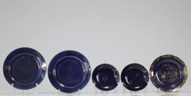 Set of 5 blue and gold powdered porcelain dishes: Set of 5 blue and gold powdered porcelain dishes - Weight: 1.30 kg - Region: Chine - Sizes: Divers - Condition: Usage wear / worn / patina of use