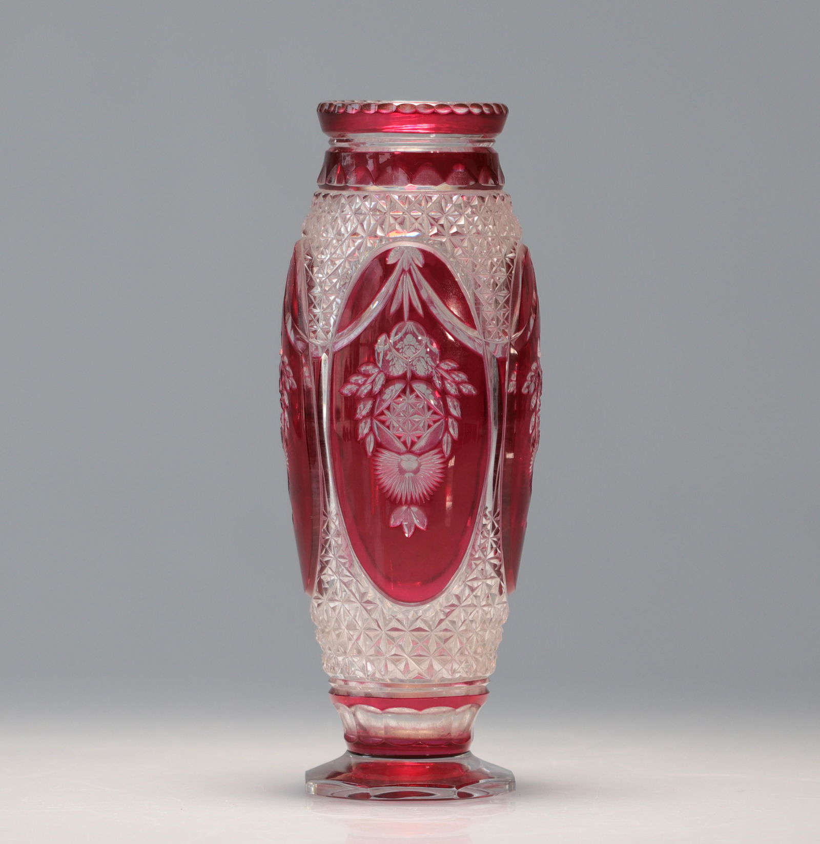 Val Saint Lambert Vase "Joseph Simon": Val Saint Lambert Vase "Joseph Simon" - Weight: 1.08 kg - Region: Belgique - Period: 20eme - Sizes: H 270mm D 100mm - Condition: at first sight - good condition - no restoration - no repair - Author /