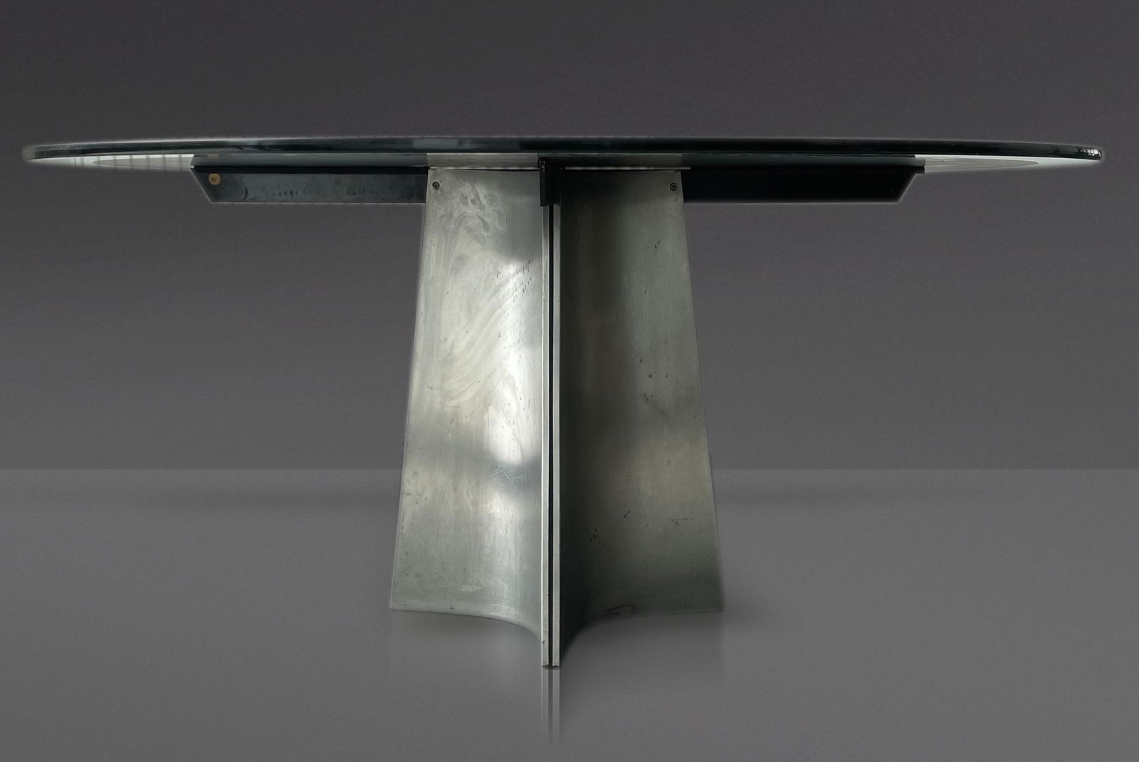 MAISON JANSENS Luigi Saccardo Dining table iron base glass top: MAISON JANSENS Luigi Saccardo Dining table iron base glass top - Weight: 60.00 kg - Region: Belgique - Sizes: H=720mm D=150mm - Condition: At first sight - patina of use - trace of wear - Author / art