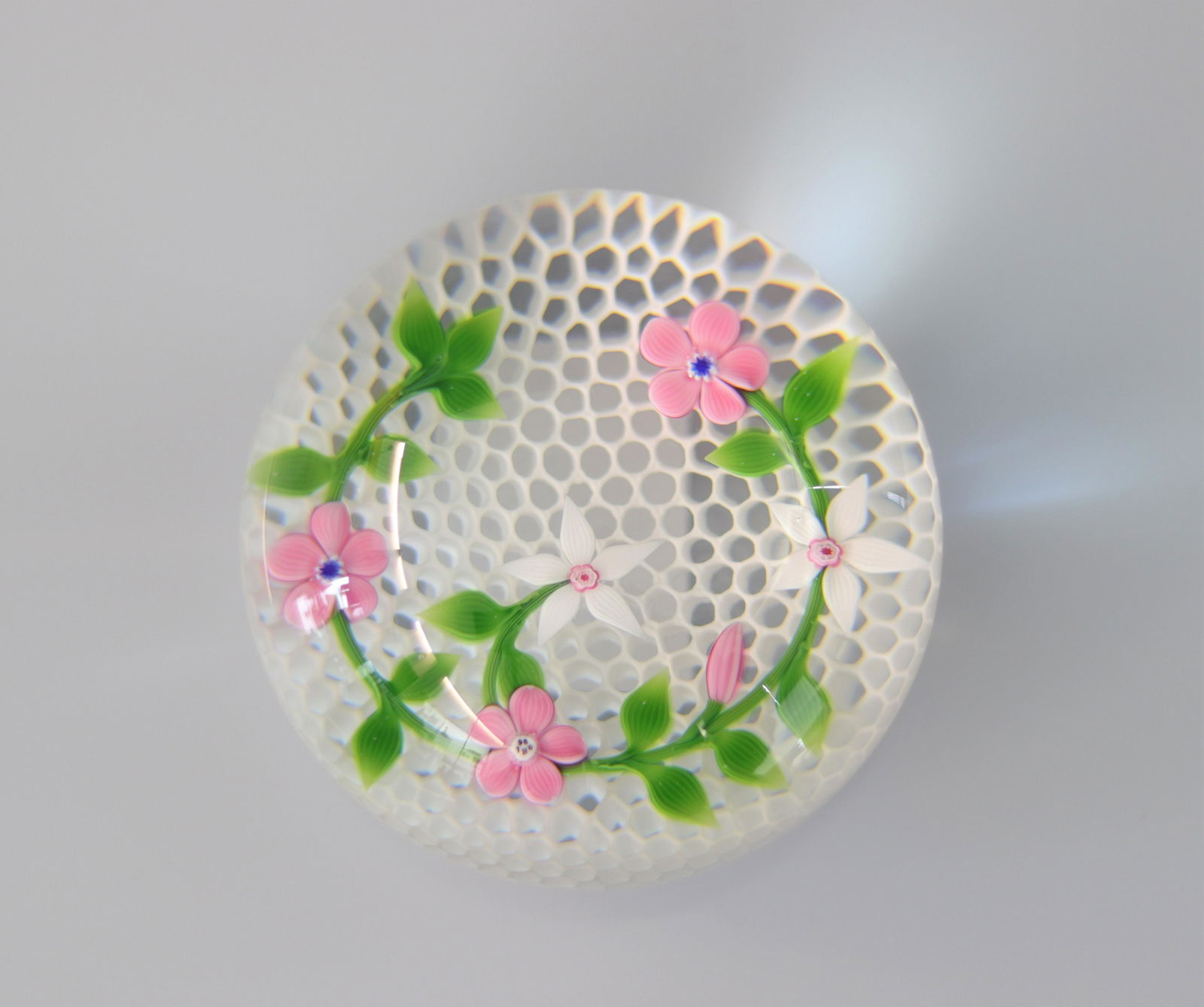 Baccarat paperweight 1986- 60/200, garland of flowers on honeycomb (1 of 1)