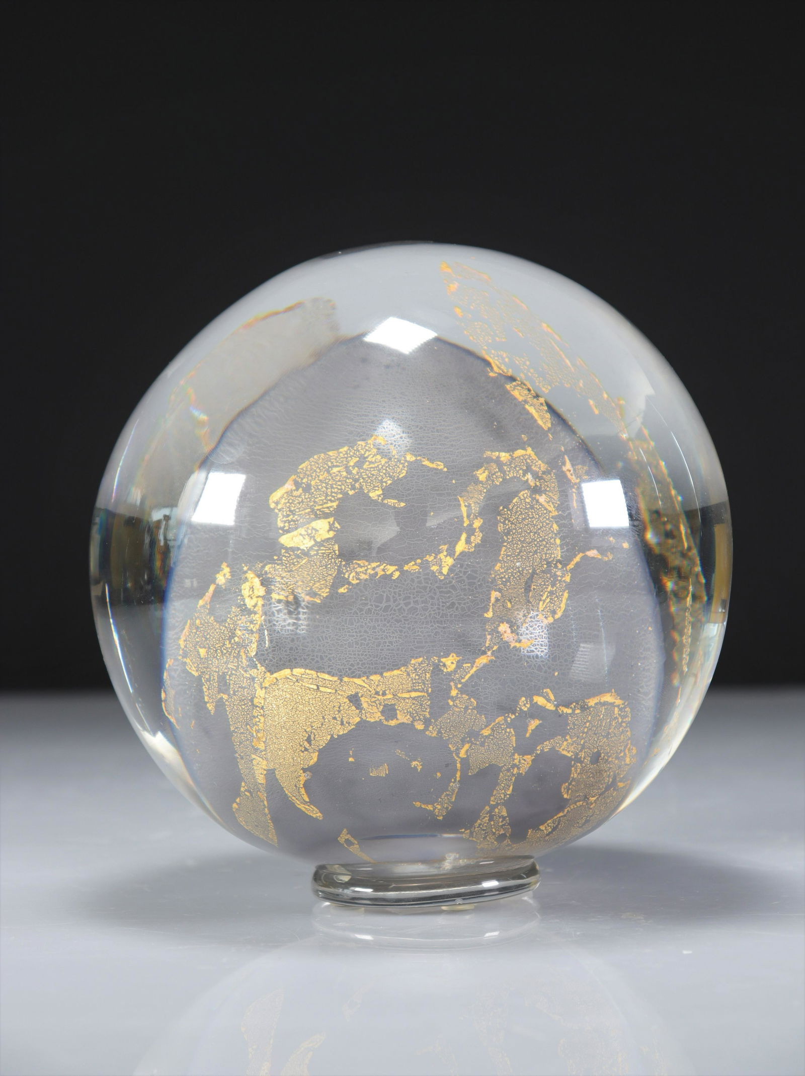 Val Saint-Lambert 1971 paperweight with gold leaf. Alfred Collard (1 of 2)
