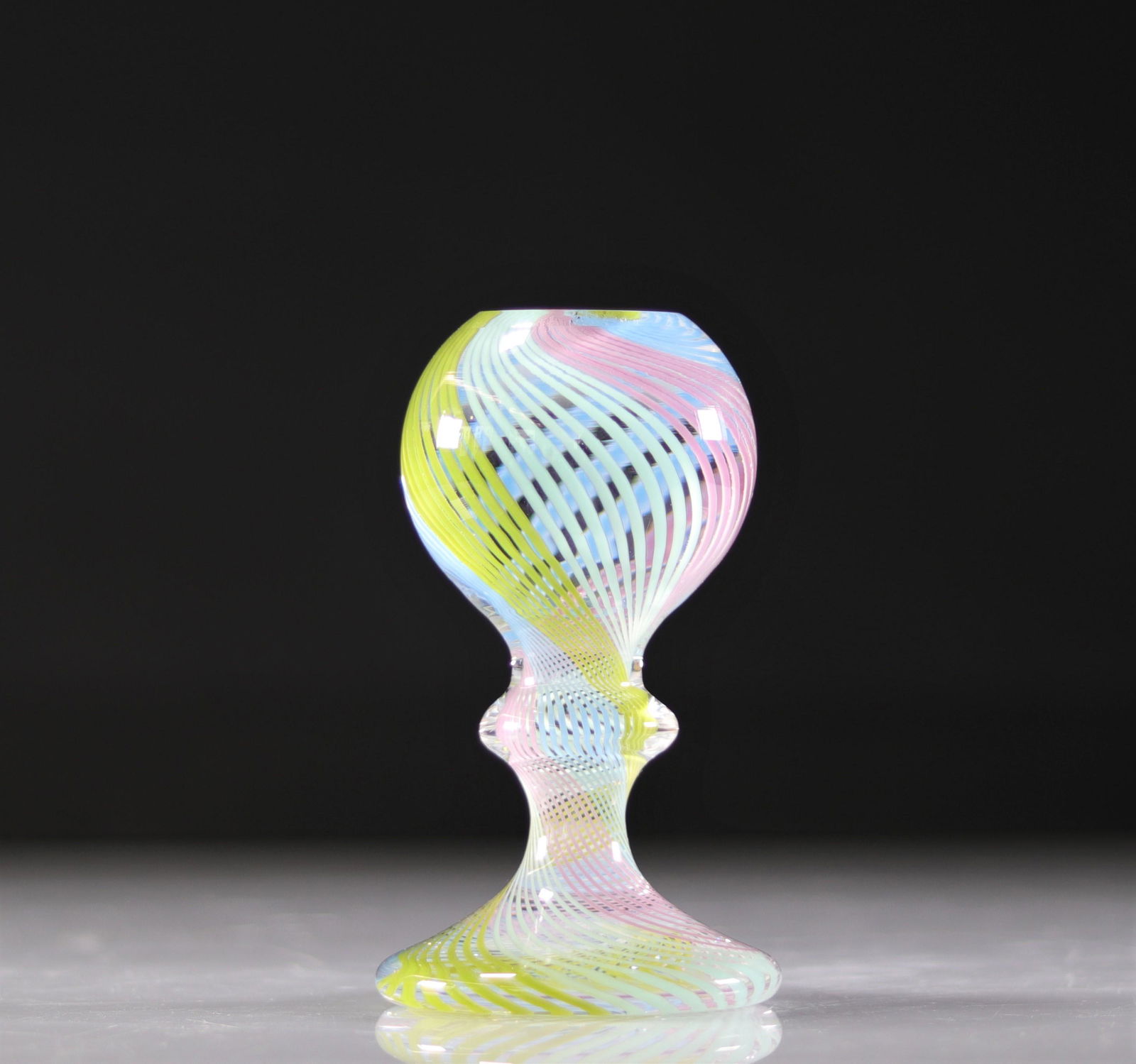 Val Saint-Lambert, Carrera R, Unique piece: Val Saint-Lambert, Carrera R, Unique piece - Weight: 750 g - Sizes: H=130mm L=75mm - Condition: good condition - Author / artist: Val Saint Lambert