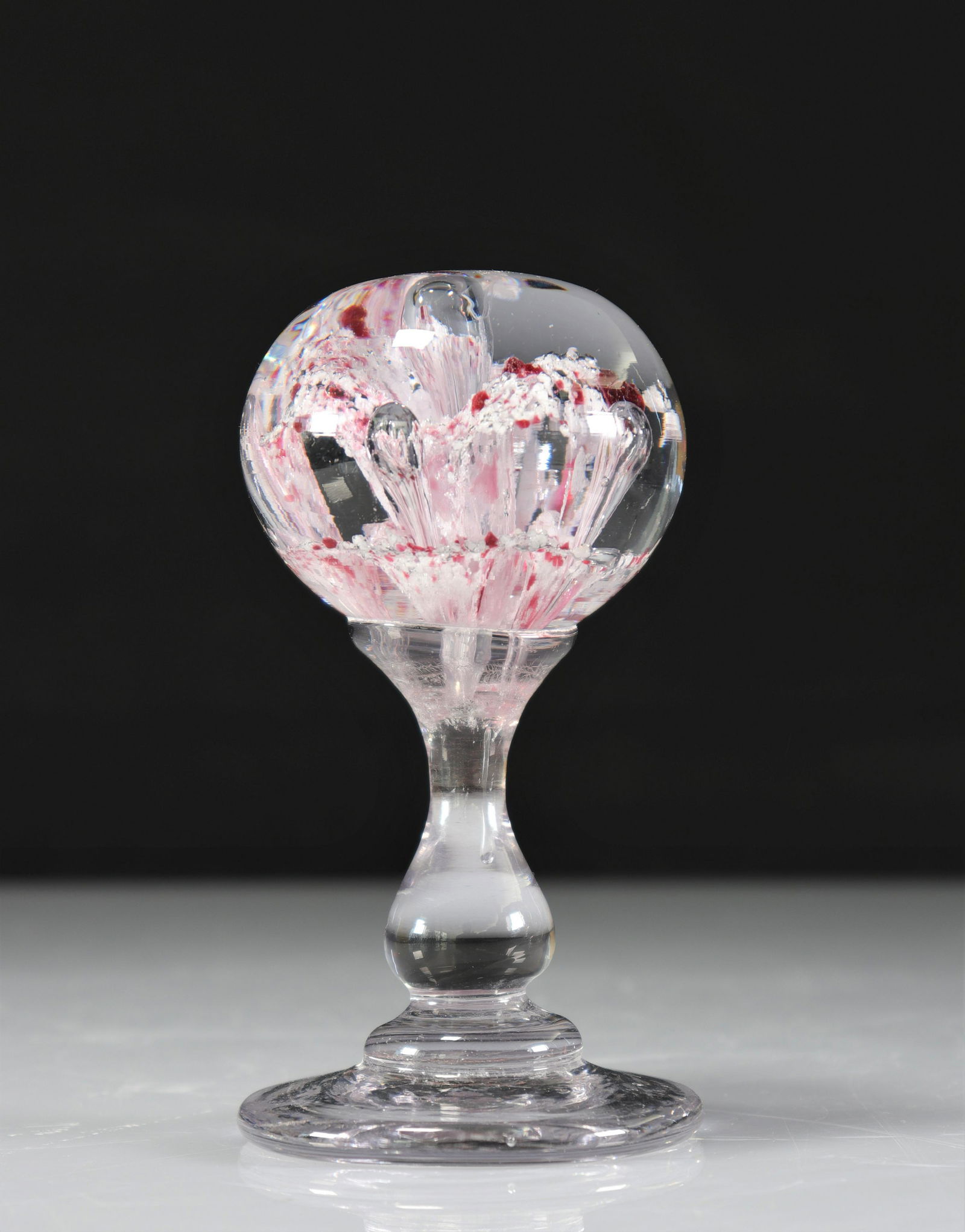 Val Saint-Lambert Paperweight: Val Saint-Lambert Paperweight - Weight: 660 g - Sizes: H=140mm L=80mm - Condition: good condition - Author / artist: Val Saint Lambert