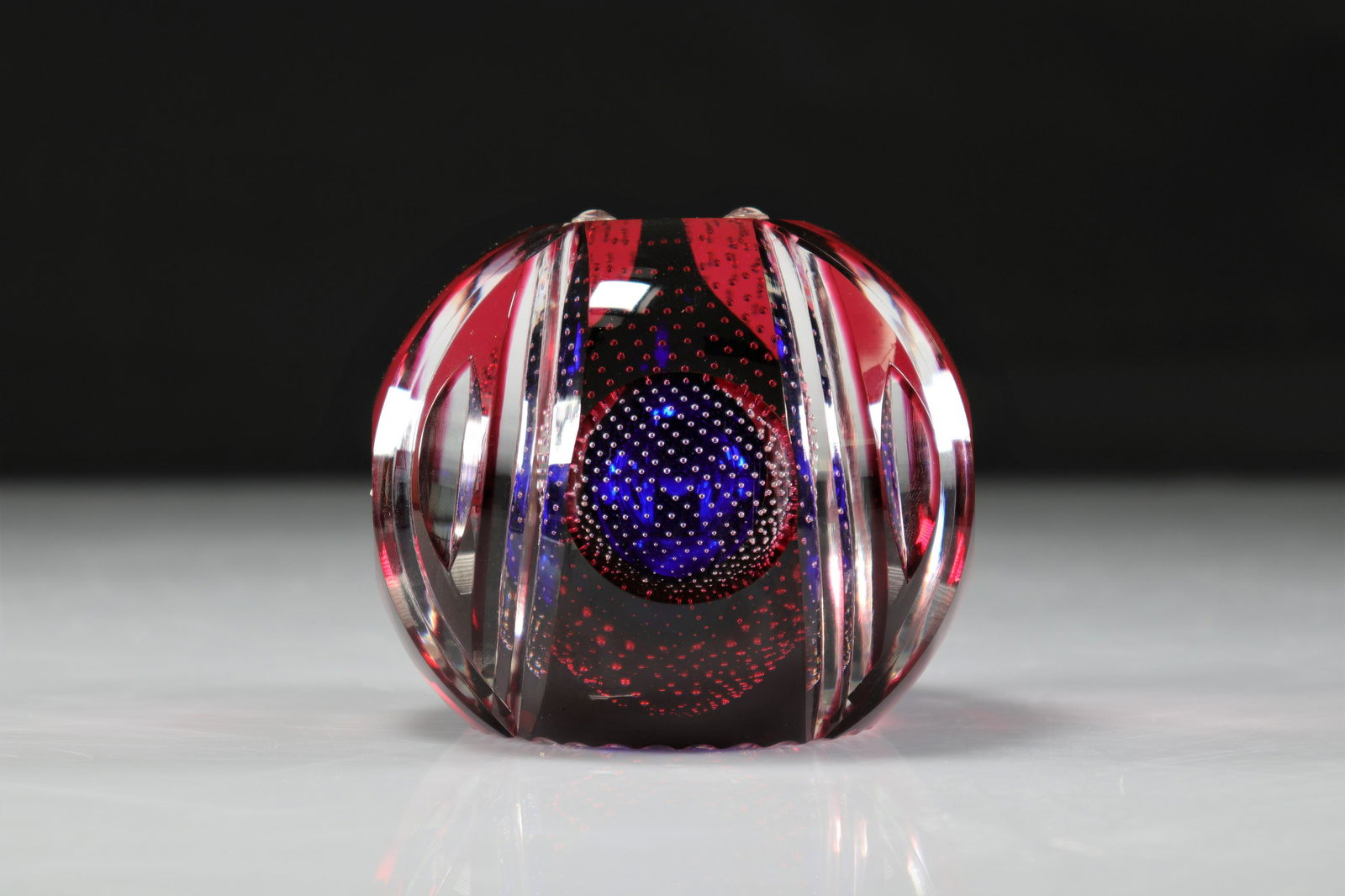 Paperweight. Val Saint-Lambert. Carrera. R Single piece (1 of 3)