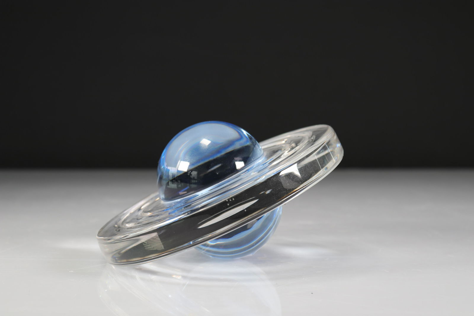 Val Saint-Lambert Saturne with certificate: Val Saint-Lambert Saturne with certificate - Weight: 1.31 kg - Sizes: H=90mm L=150mm - Condition: good condition - Author / artist: Val Saint Lambert