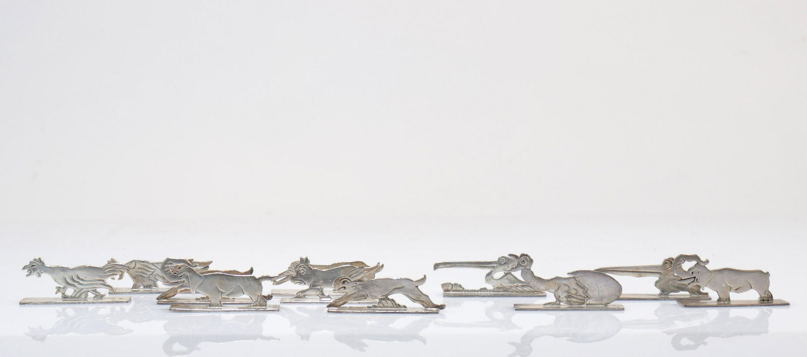 Art Deco knife rests: Art Deco knife rests - Weight: 715 g - Sizes: 1 porte couteau= H= 30mm L=80mm - Condition: at first sight - good condition - no restoration - no repair