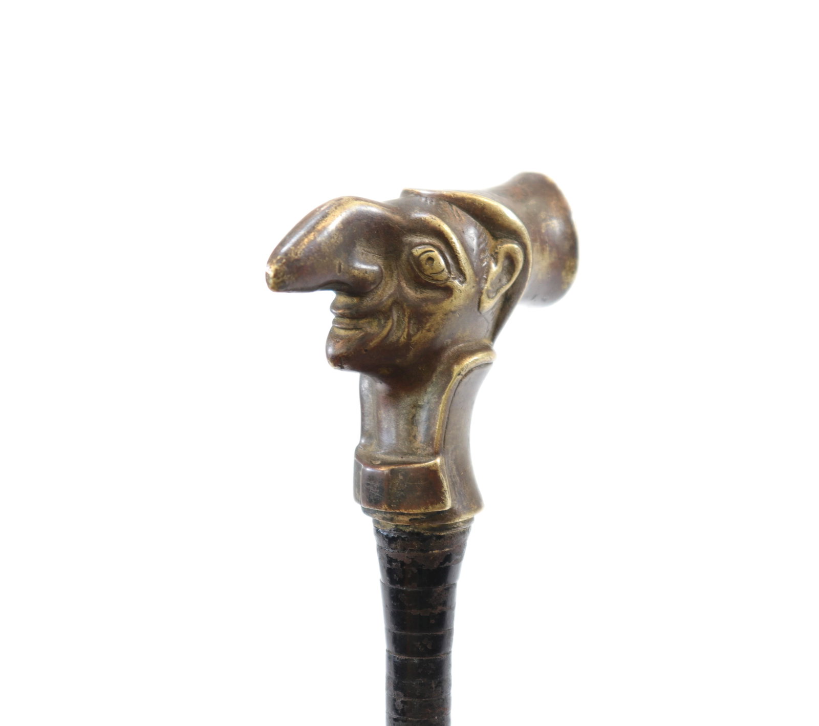 Cane with grotesque bonze pommel: Cane with grotesque bonze pommel - Weight: 560 g - Sizes: H=850mm L=90mm - Condition: at first sight - normal wear and tear from use - no restoration - no repair