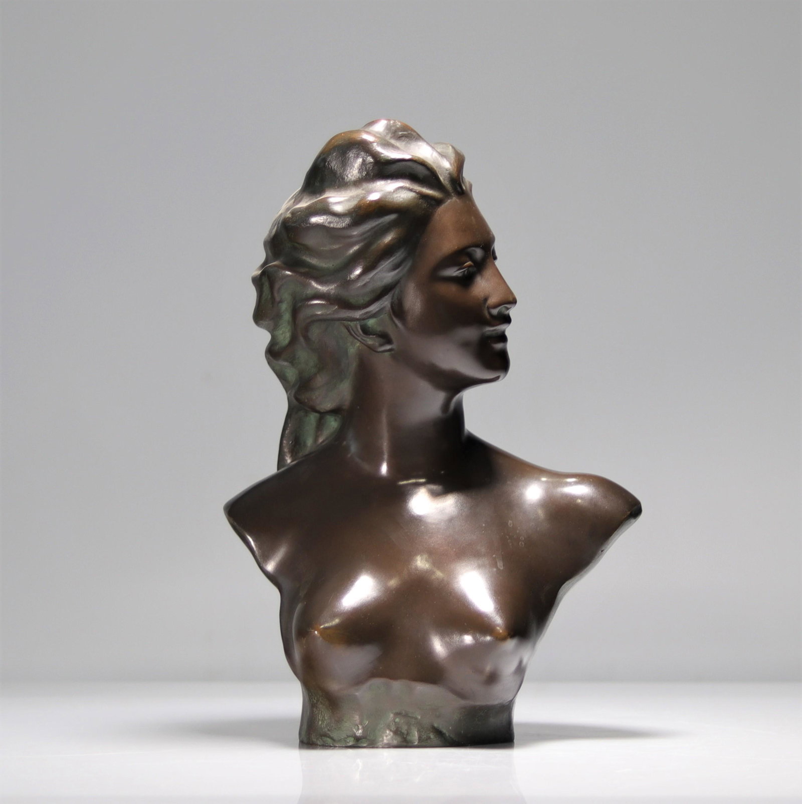 Jef LAMBEAUX (1852-1908) Bronze woman bust: Jef LAMBEAUX (1852-1908) Bronze woman bust - Weight: 6.80 kg - Sizes: H=415mm L=275mm - Condition: at first sight - good condition - no restoration - no repair - Author / artist: Jef LAMBEAUX (1852-19