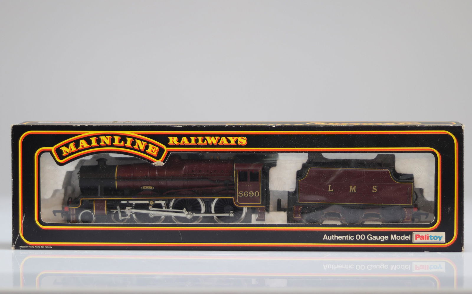 Mainline locomotive / Reference: 37061 / Type: 4-6-0 Jubilee Class 5xp: Mainline locomotive / Reference: 37061 / Type: 4-6-0 Jubilee Class 5xp / Country: UK / Company: LMS / Color: Brick / Tender: Yes - Weight: 467 g - Sizes: L=285mm - Condition: At first glance - very go