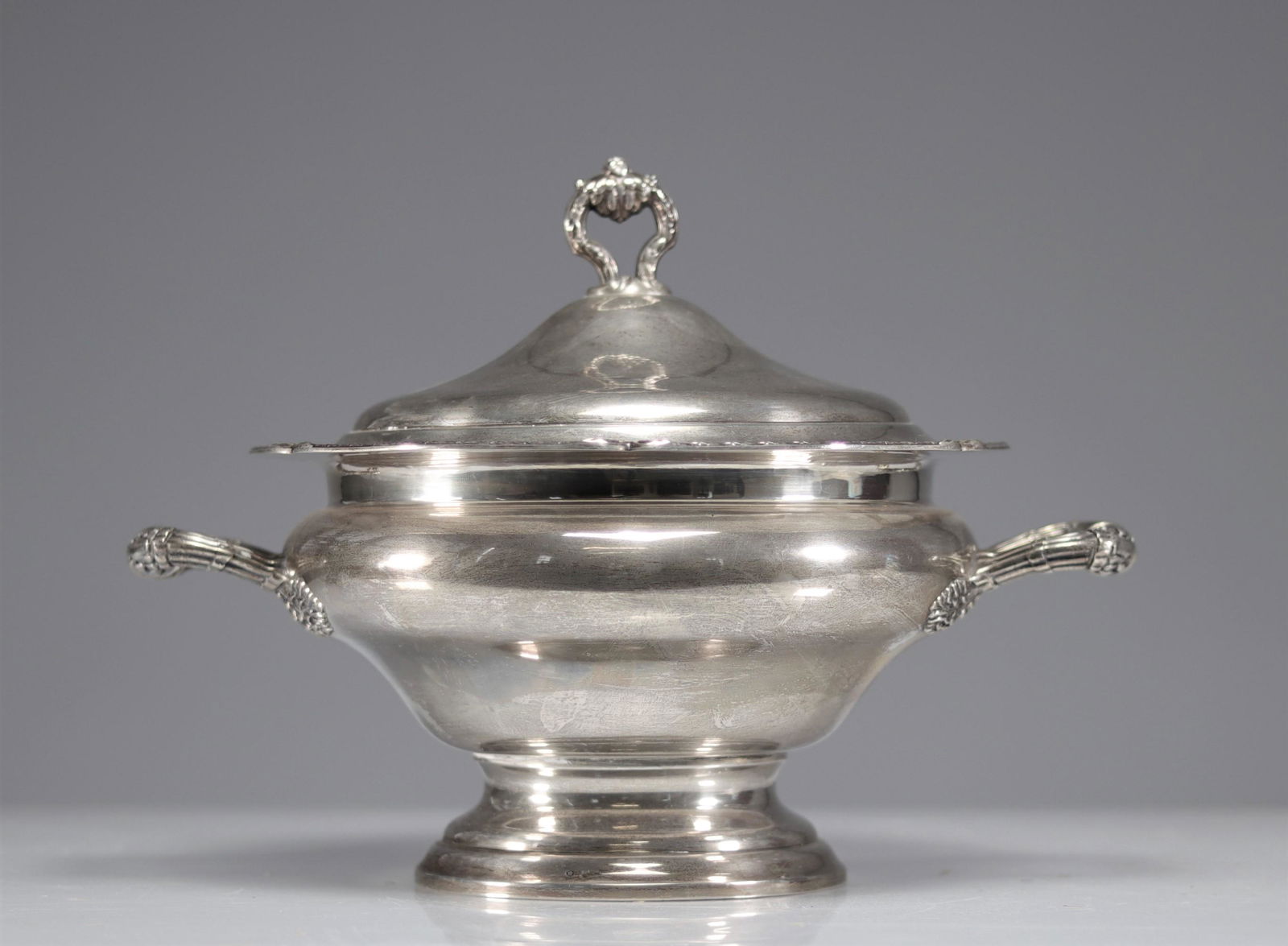 Solid silver soup tureen (1 of 2)