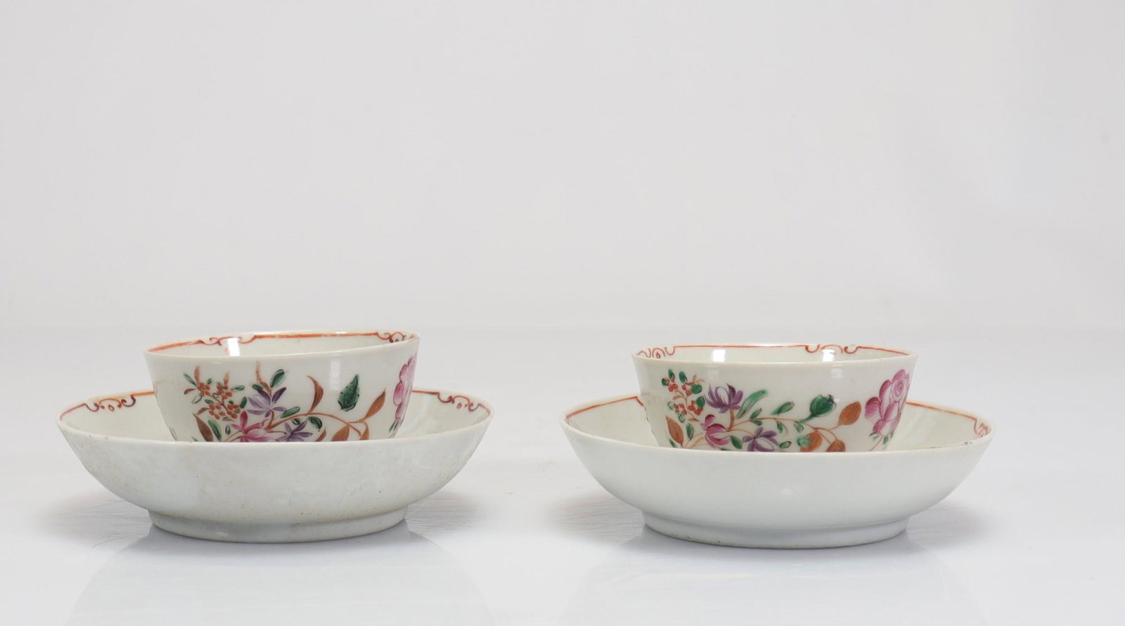 Porcelains of the rose family: Porcelains of the rose family - Weight: 280 g - Shipping available - Region: Chine - Sizes: Bol D=80mm H=45mm Assiette D=120mm - At first glance: normal wear / patina of use - Condition details: Petit