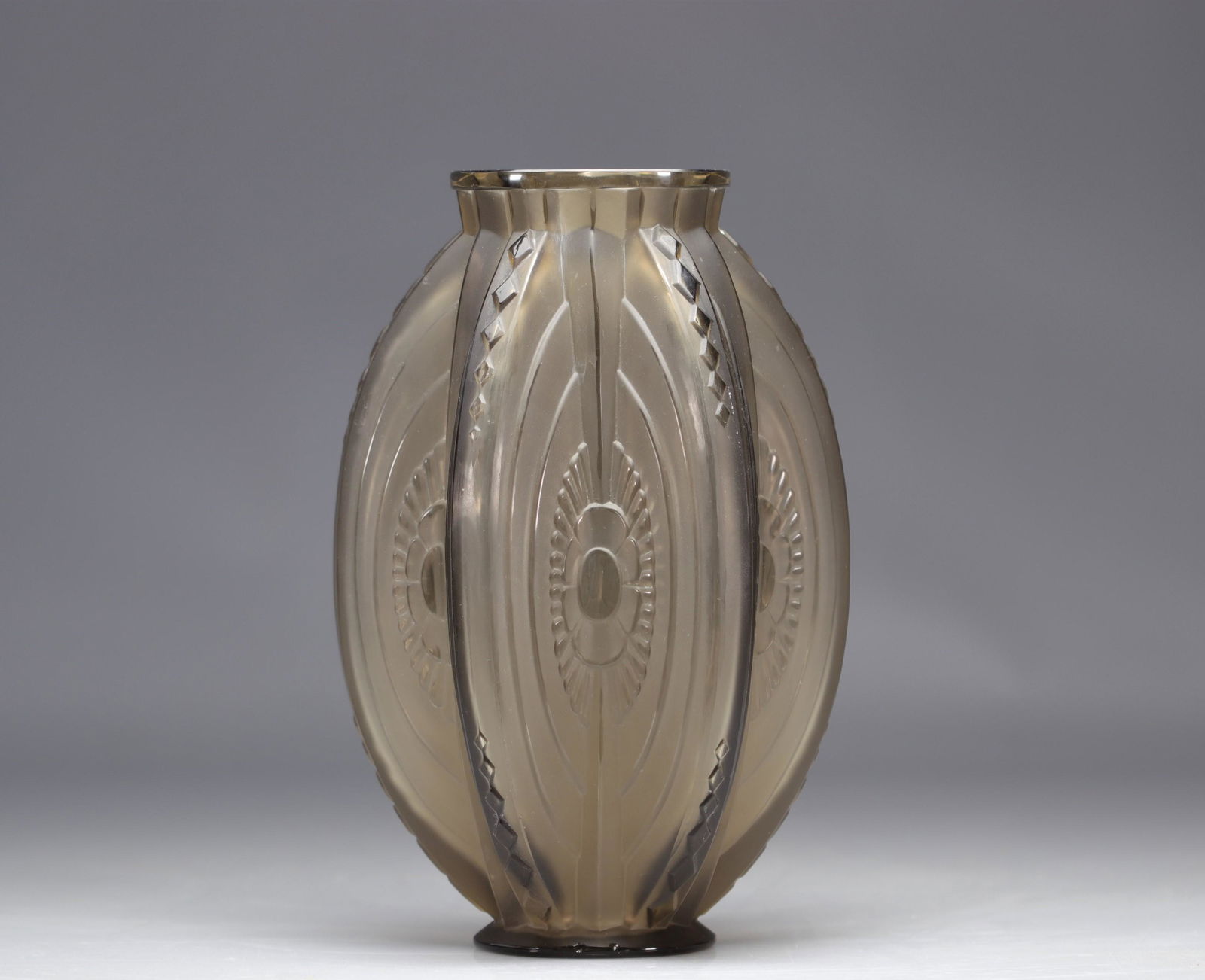 Sabino Art Deco vase model canoe color gray (1 of 4)