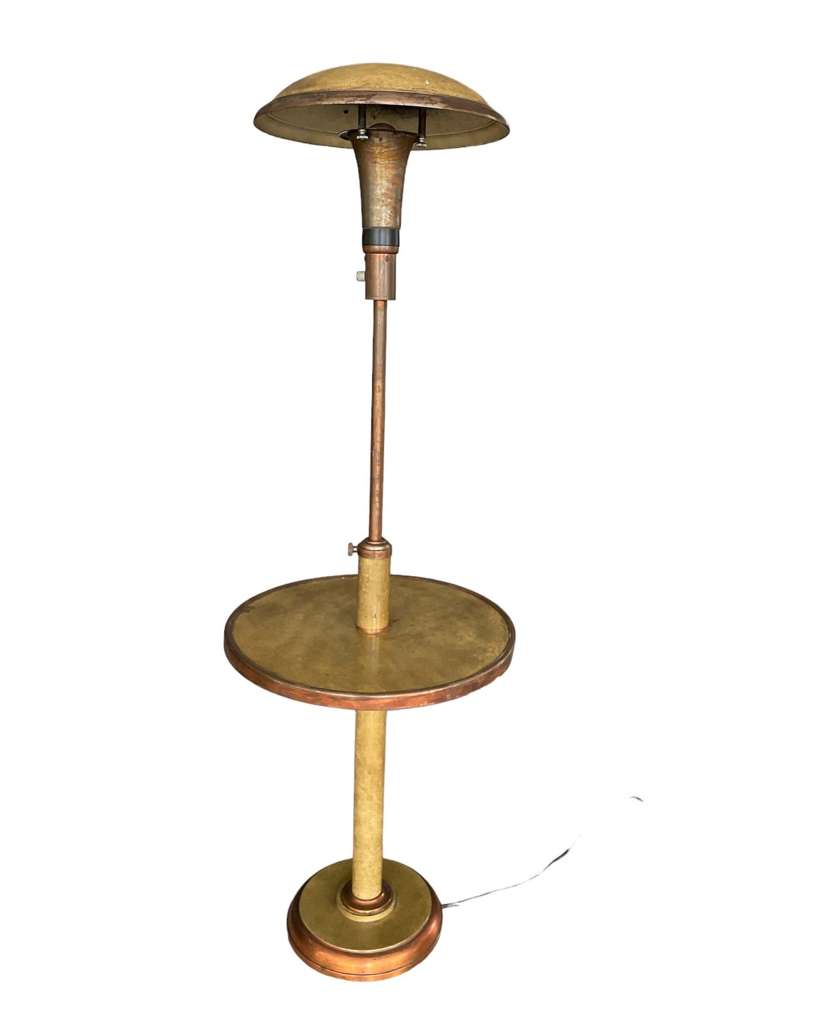 Georges HALAIS (1893) Modernist Art Deco floor lamp: Georges HALAIS (1893) Modernist Art Deco floor lamp. He is known as a specialist in stainless steel. - Weight: 7.60 kg - Shipping unavailable - Region: france - Period: Art Deco - Sizes: H 110 MM D 36