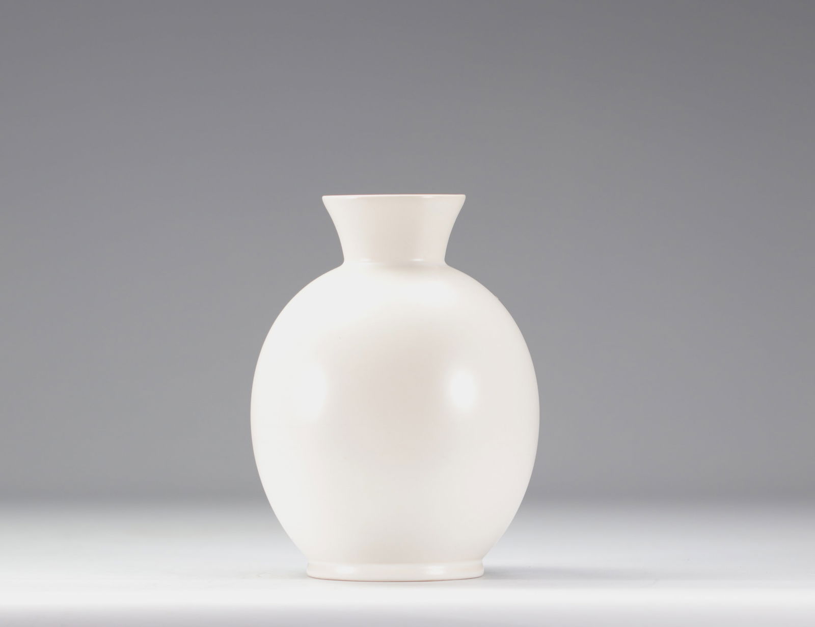 VILLEROY & BOCH Septfontaines, white earthenware vase (1 of 3)