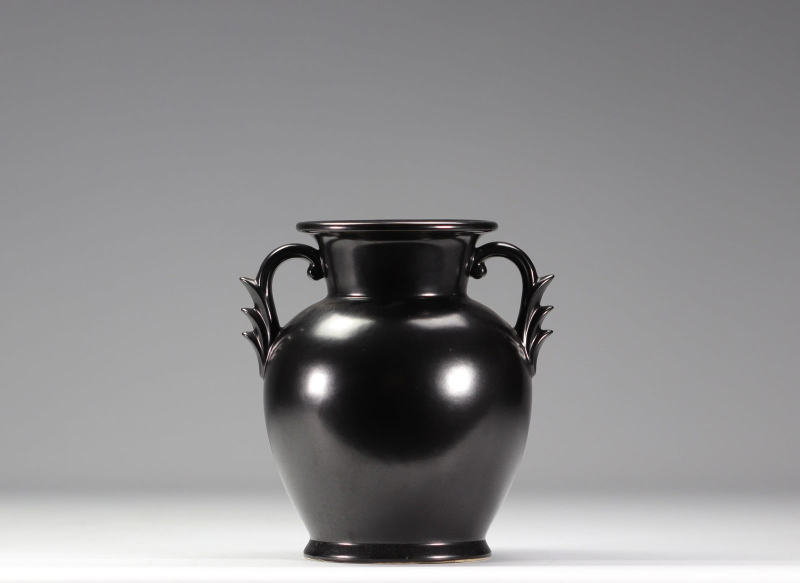VILLEROY & BOCH Septfontaines, black earthenware vase (1 of 3)