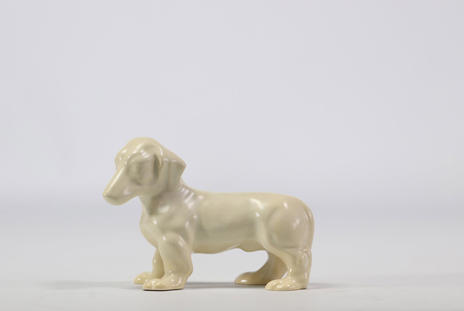 VILLEROY & BOCH Septfontaines, cream earthenware basset hound: VILLEROY & BOCH Septfontaines, cream earthenware basset hound - Weight: 330 g - Shipping available - Region: Luxembourg - Sizes: h 112 mm l 170 mm - At first glance: good condition