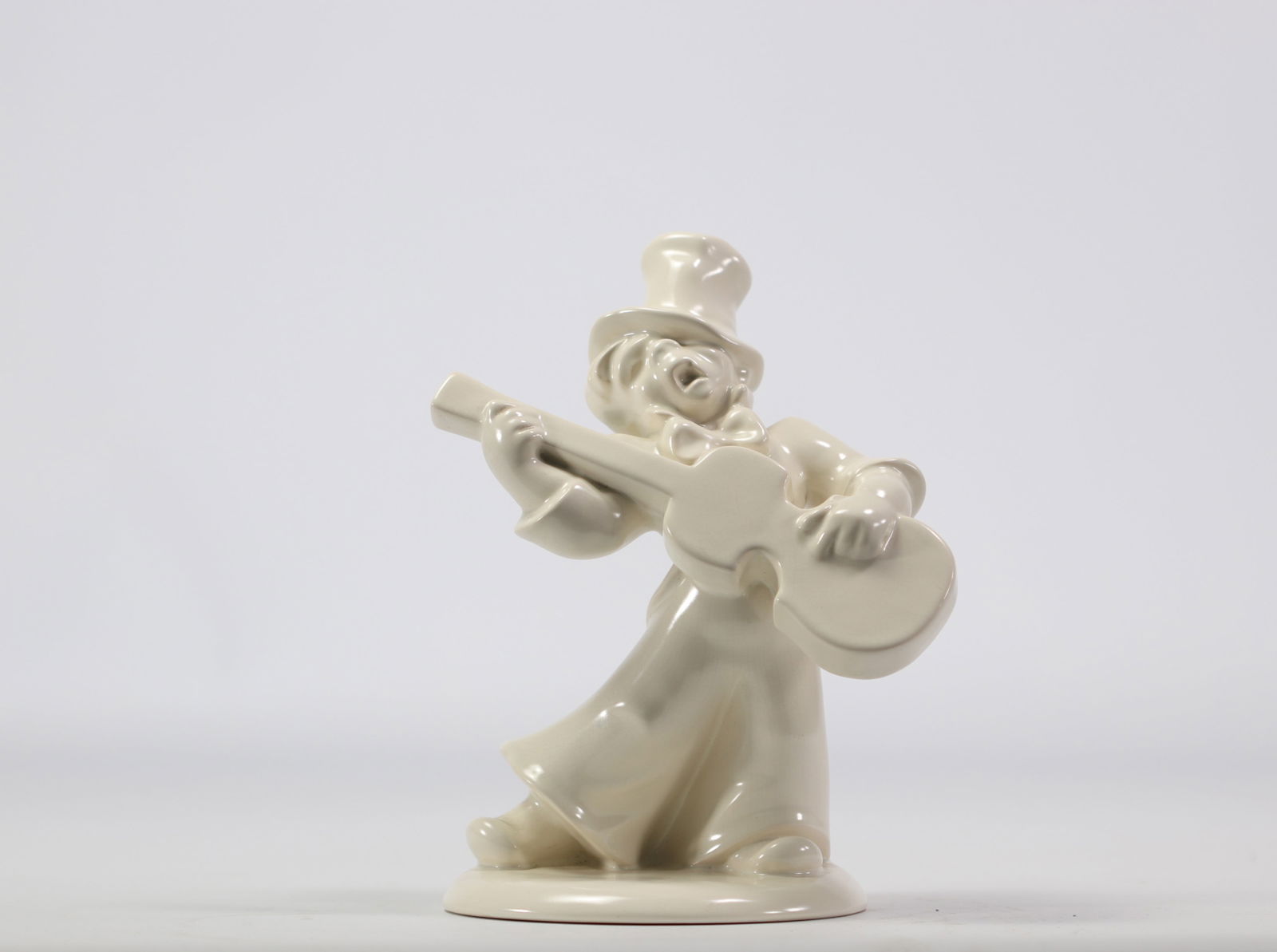 VILLEROY & BOCH Septfontaines, white earthenware guitarist (1 of 3)