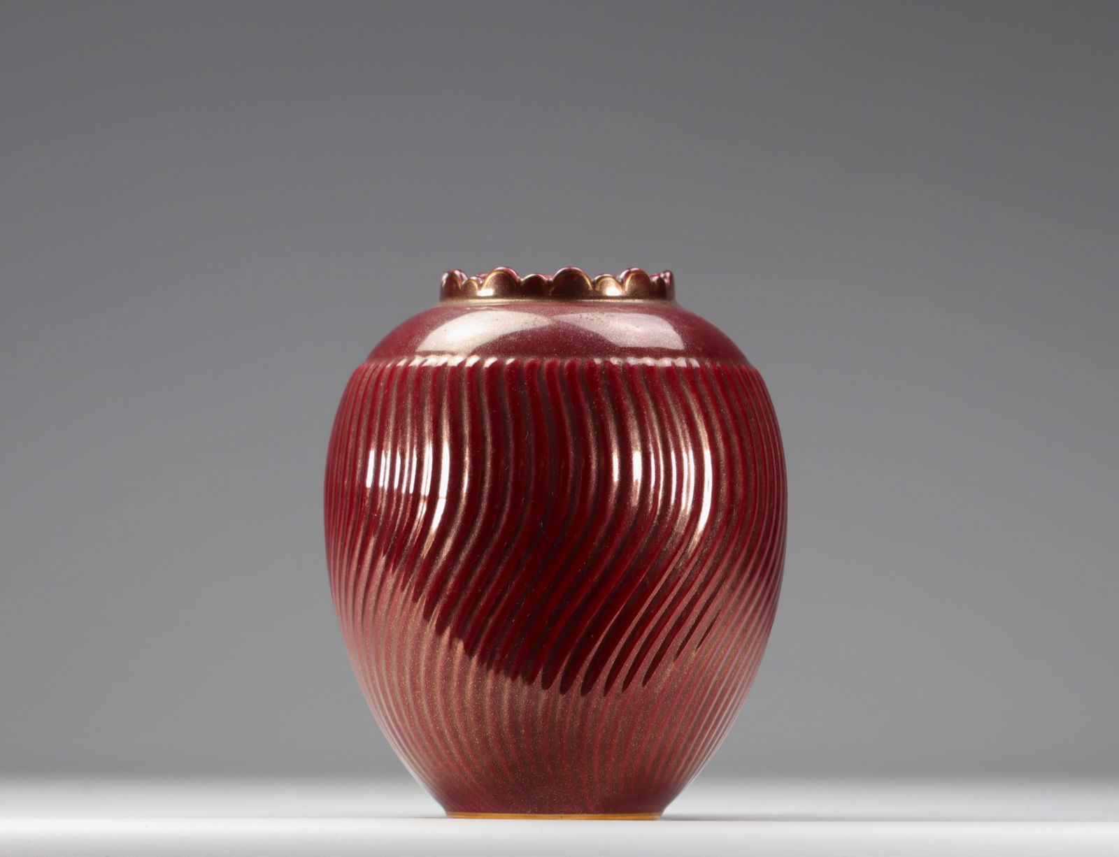 VILLEROY & BOCH Septfontaines red earthenware vase spangled with gold (1 of 3)