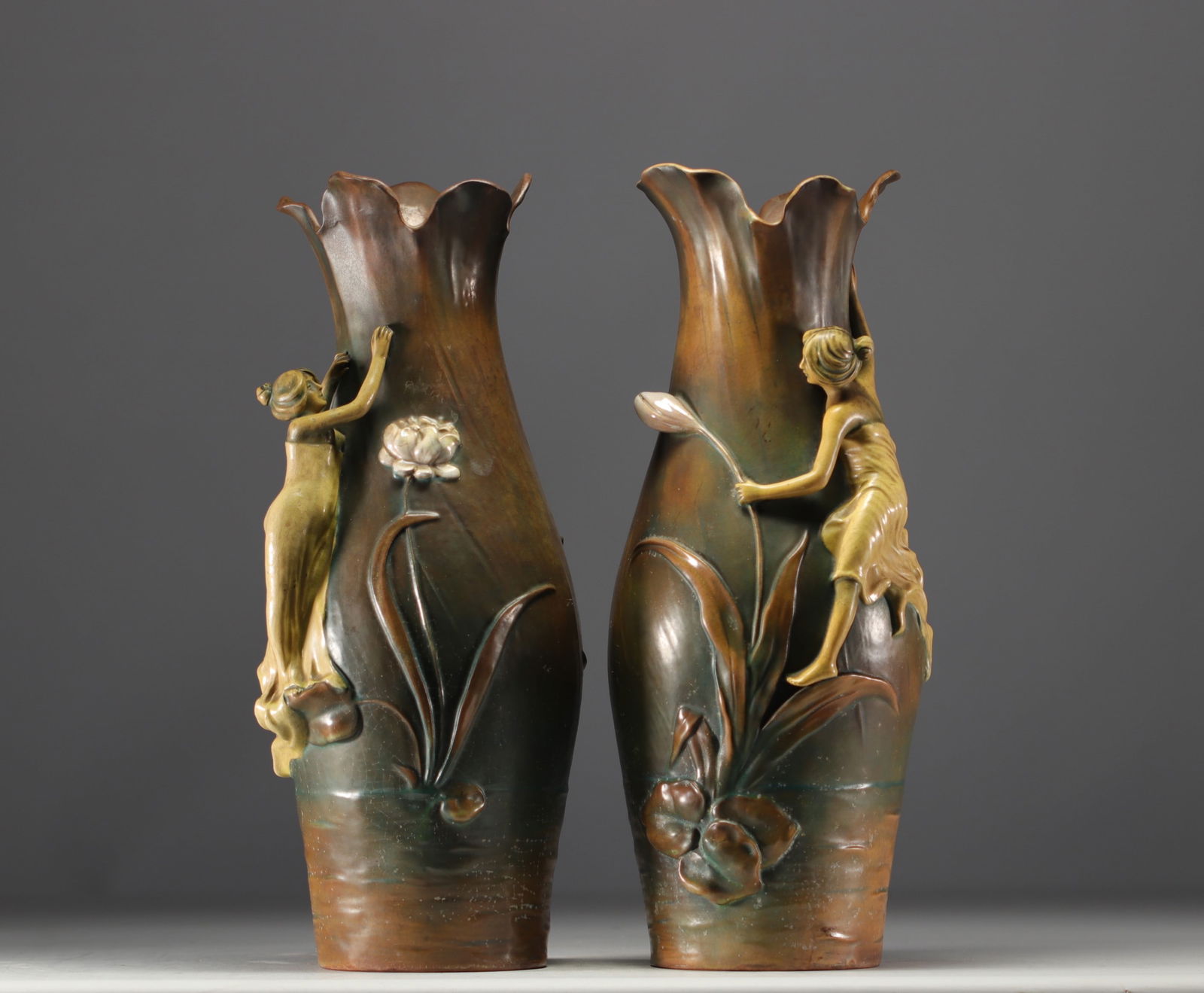 Bernhard BLOCH (1836-1909) - Pair of Art Nouveau terracotta vases decorated with young women. (1 of 5)