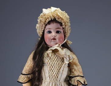 SIMON et HALBIG - Porcelain head doll n° 72, open mouth. (1 of 3)