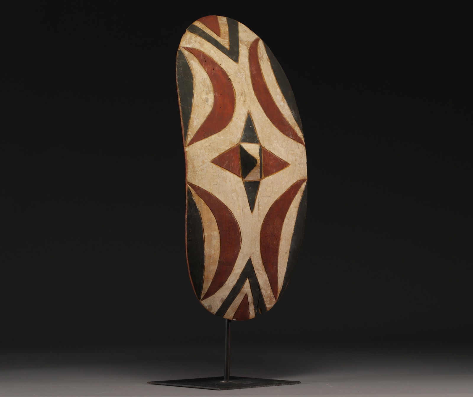 Tutsi dance shield - Rwanda Burundi (1 of 4)