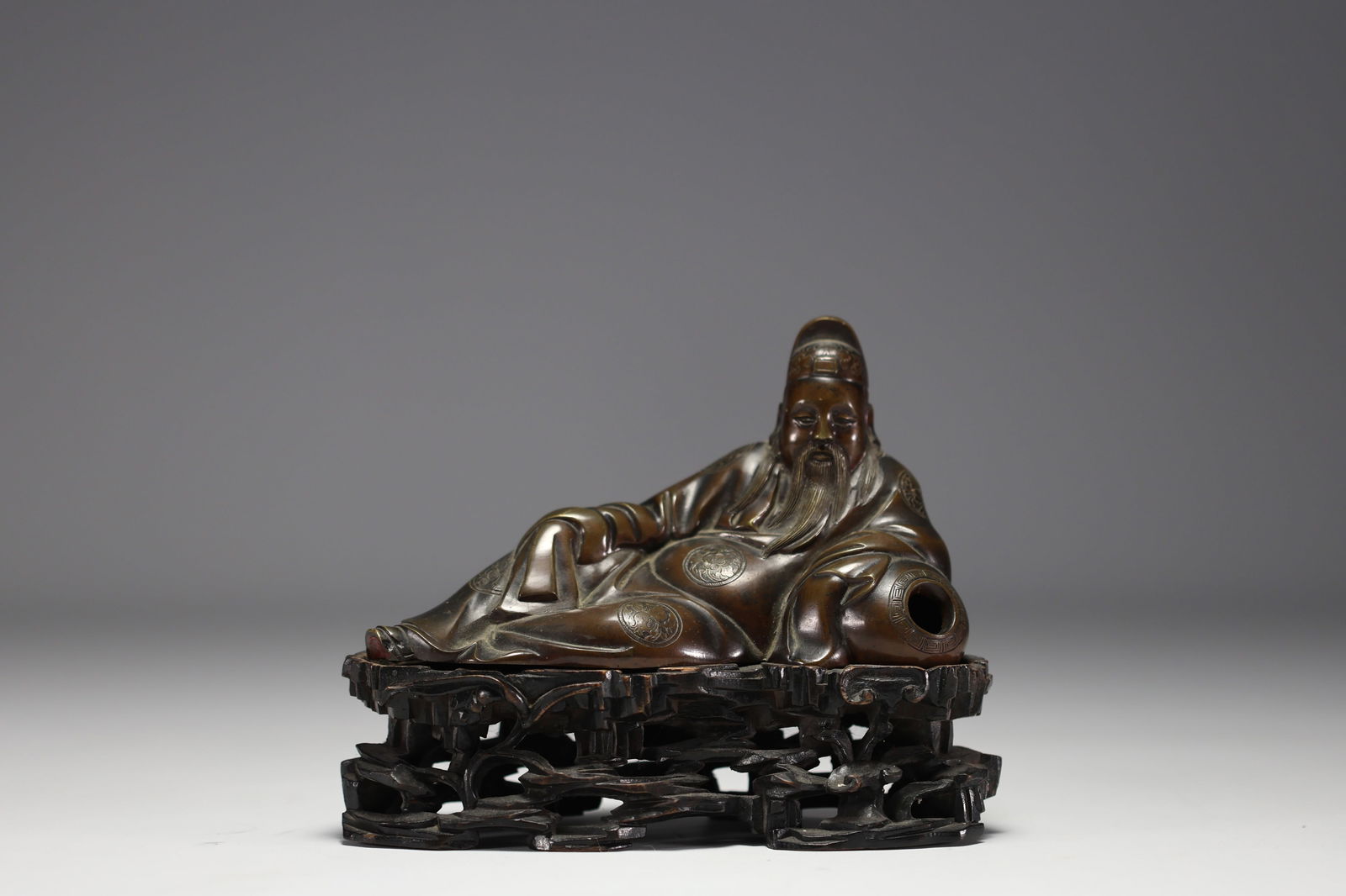 China - Li Bai Qing, bronze statue on openwork wooden base, Qing period. (1 of 4)