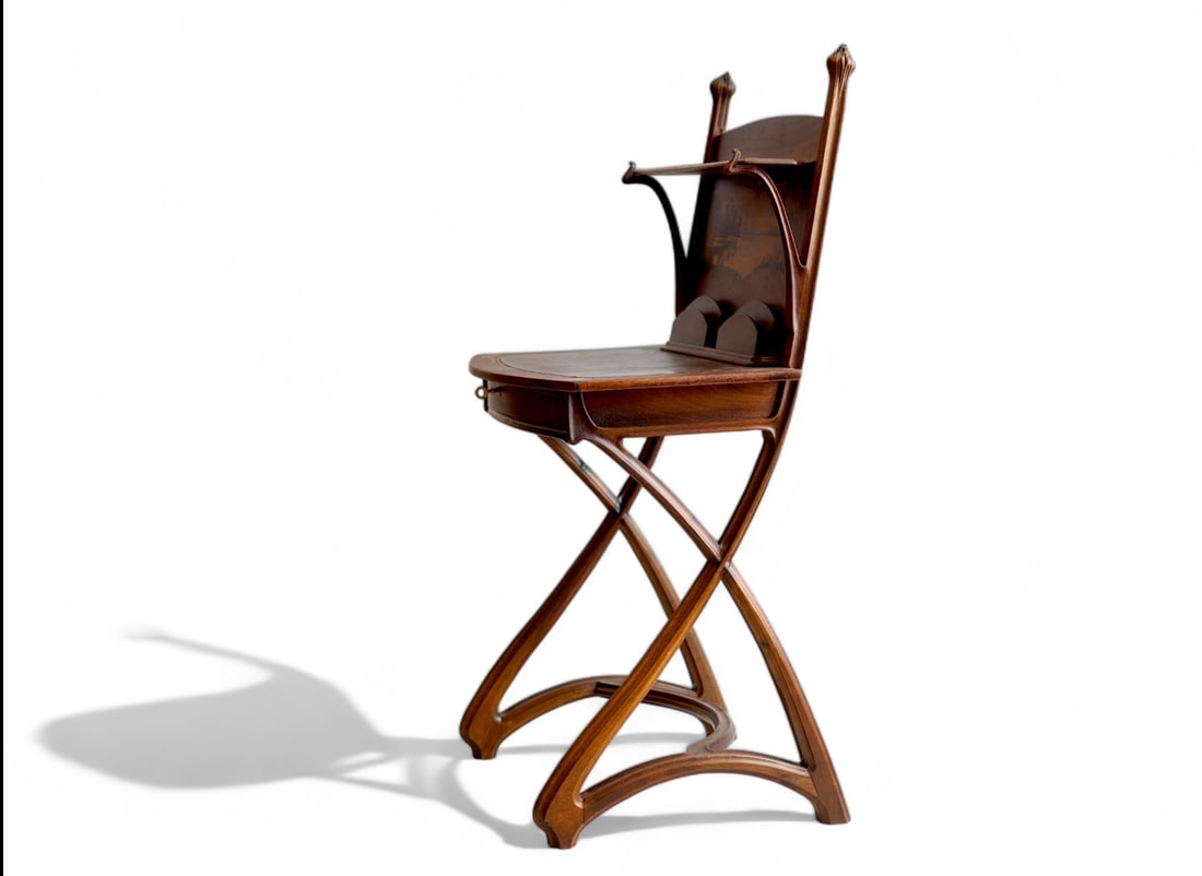 Louis MAJORELLE (1859-1926) Walnut desk, fruitwood veneer, bronze lock and key. (1 of 5)