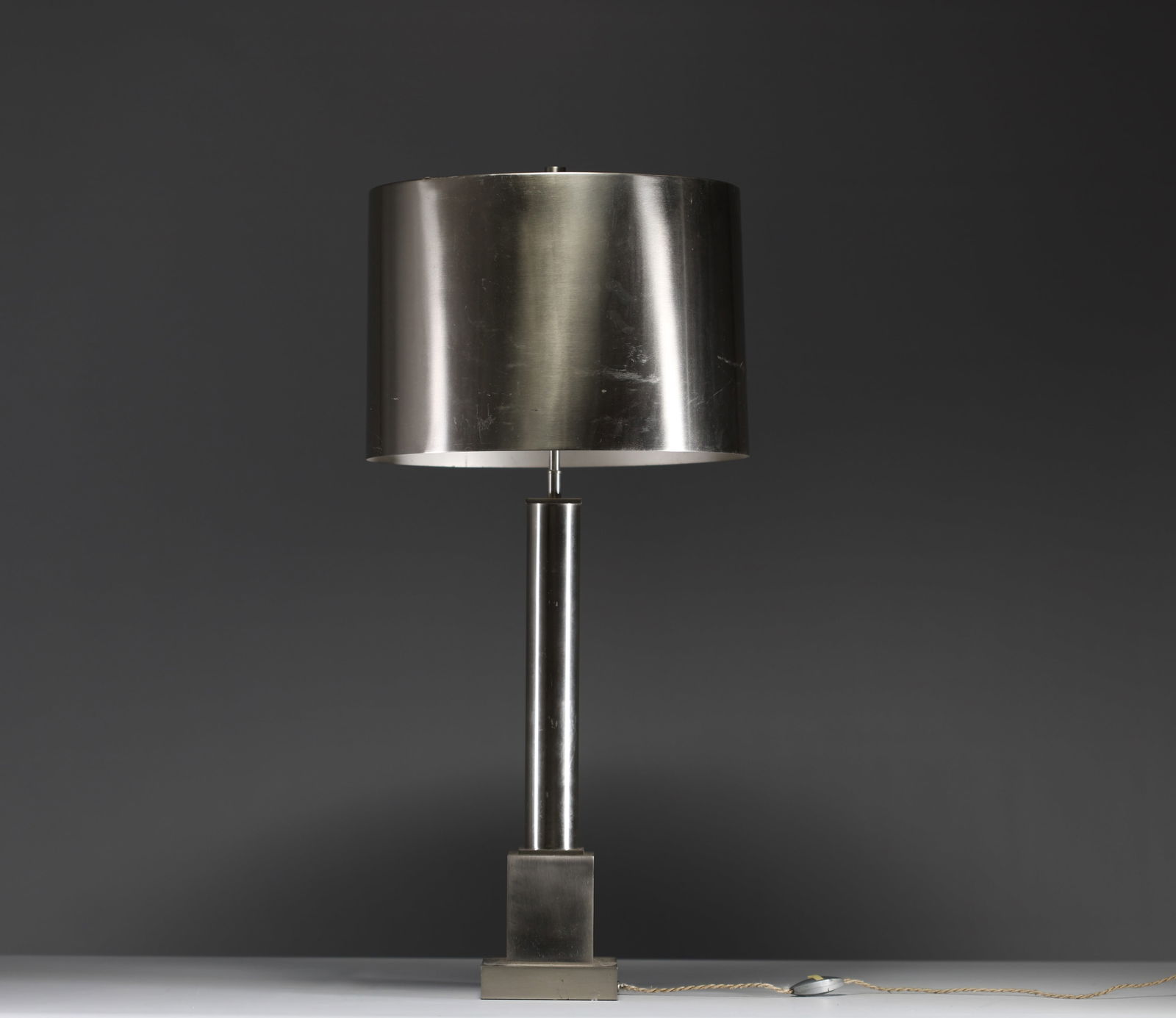 Maison Charles et Fils - Table lamp, stainless steel body and shade, circa 1970.: Maison Charles et Fils - Table lamp, stainless steel body and shade, circa 1970. Normal wear - Weight: 4.60 kg - Shipping available - Region: France - Sizes: H 765MM X L 345MM