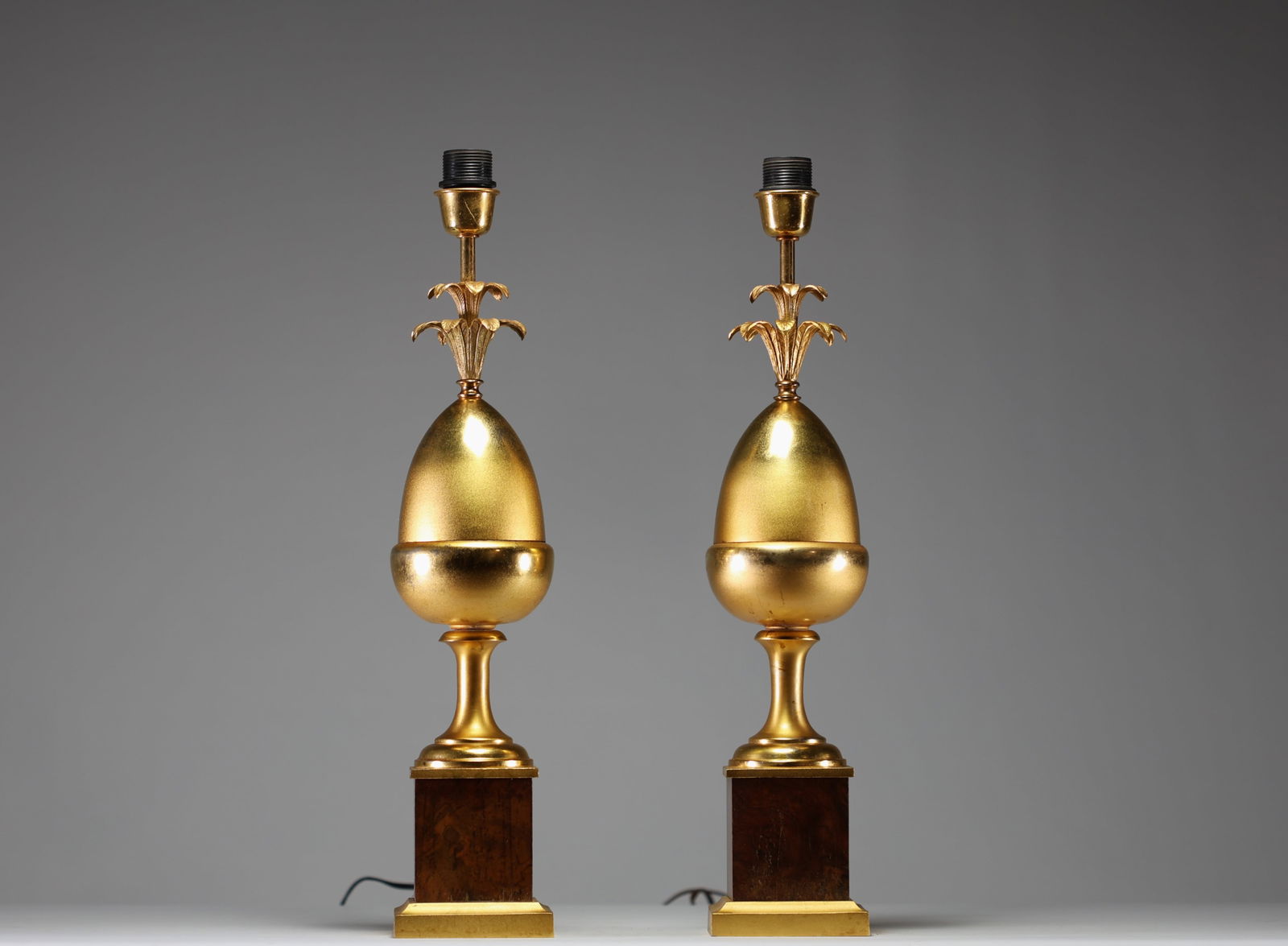 Pair of ‘Pineapple’ lamps in the Maison Charles style.: Pair of pineapple lamps in the Maison Charles style. Normal wear - Weight: 5.60 kg - Shipping unavailable - Region: France - Sizes: H 620MM X L 120MM