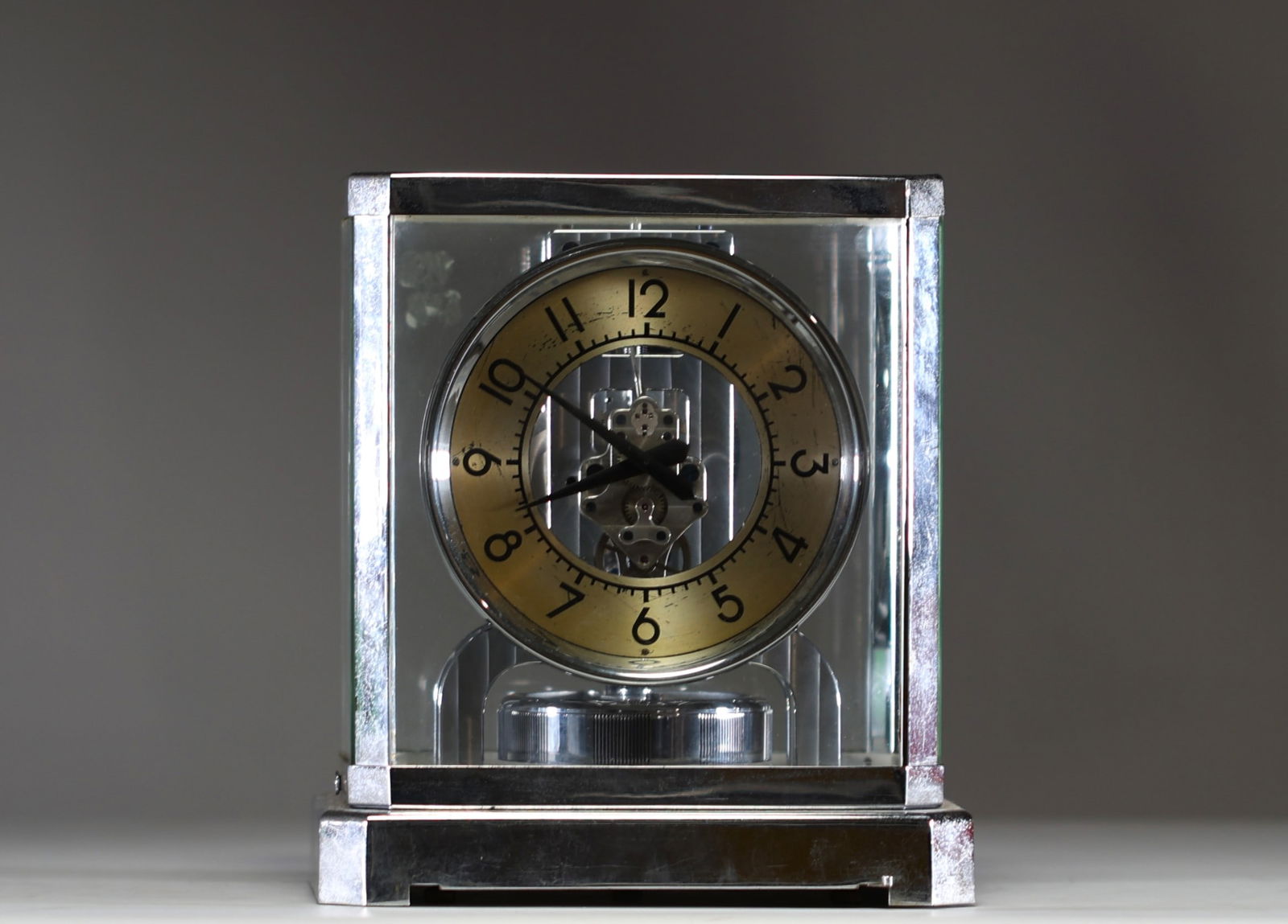 Jaeger-LeCoultre - Atmos perpetual movement clock, nickel-plated cage. (1 of 1)