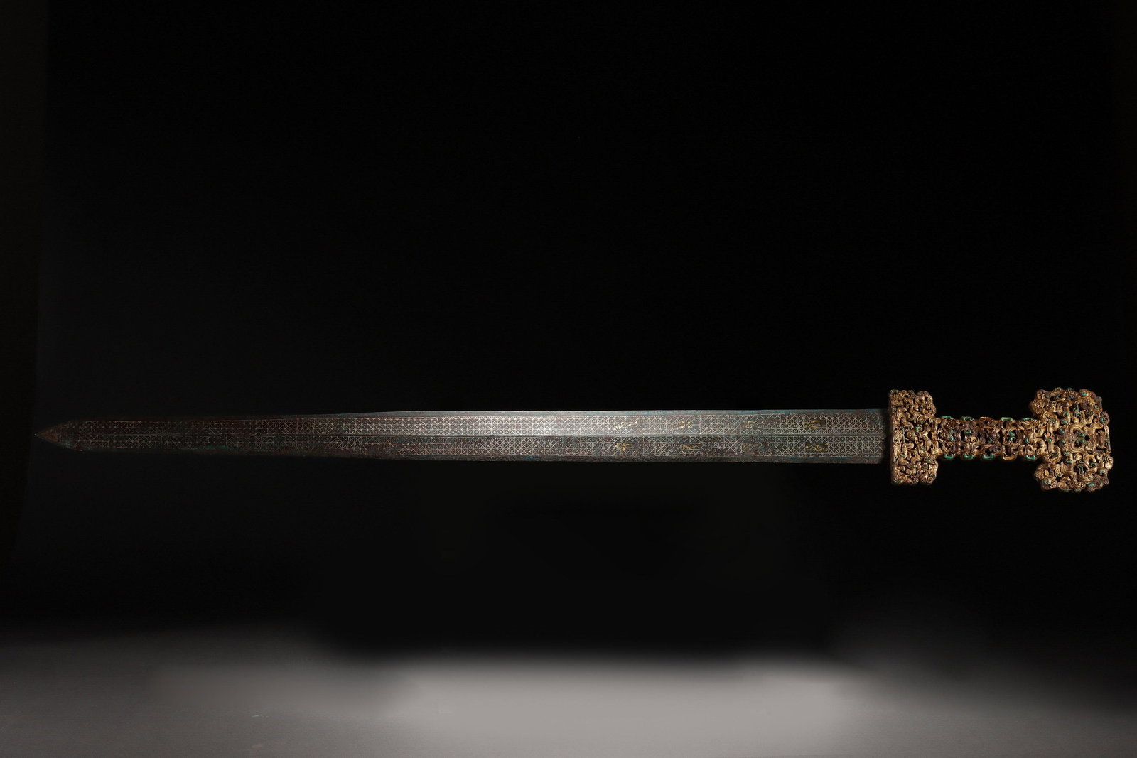 HAN DYNASTY BRONZE SWORD INLAID TURQUIOSES WITH GOLD HANDLE (1 of 9)